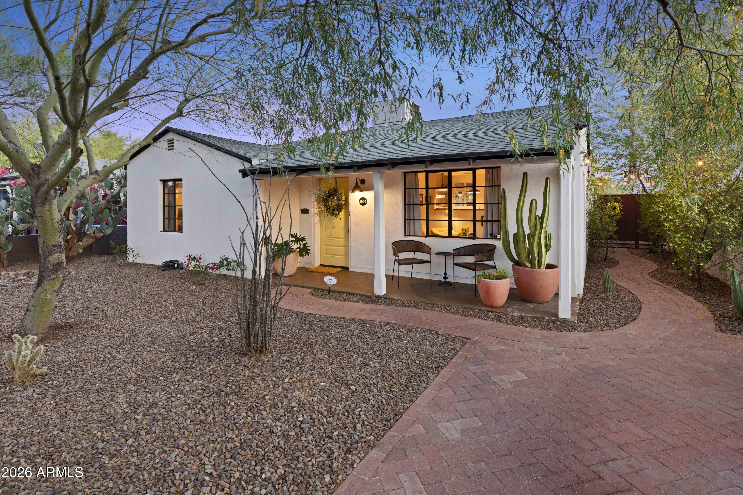 1105 W WILLETTA Street