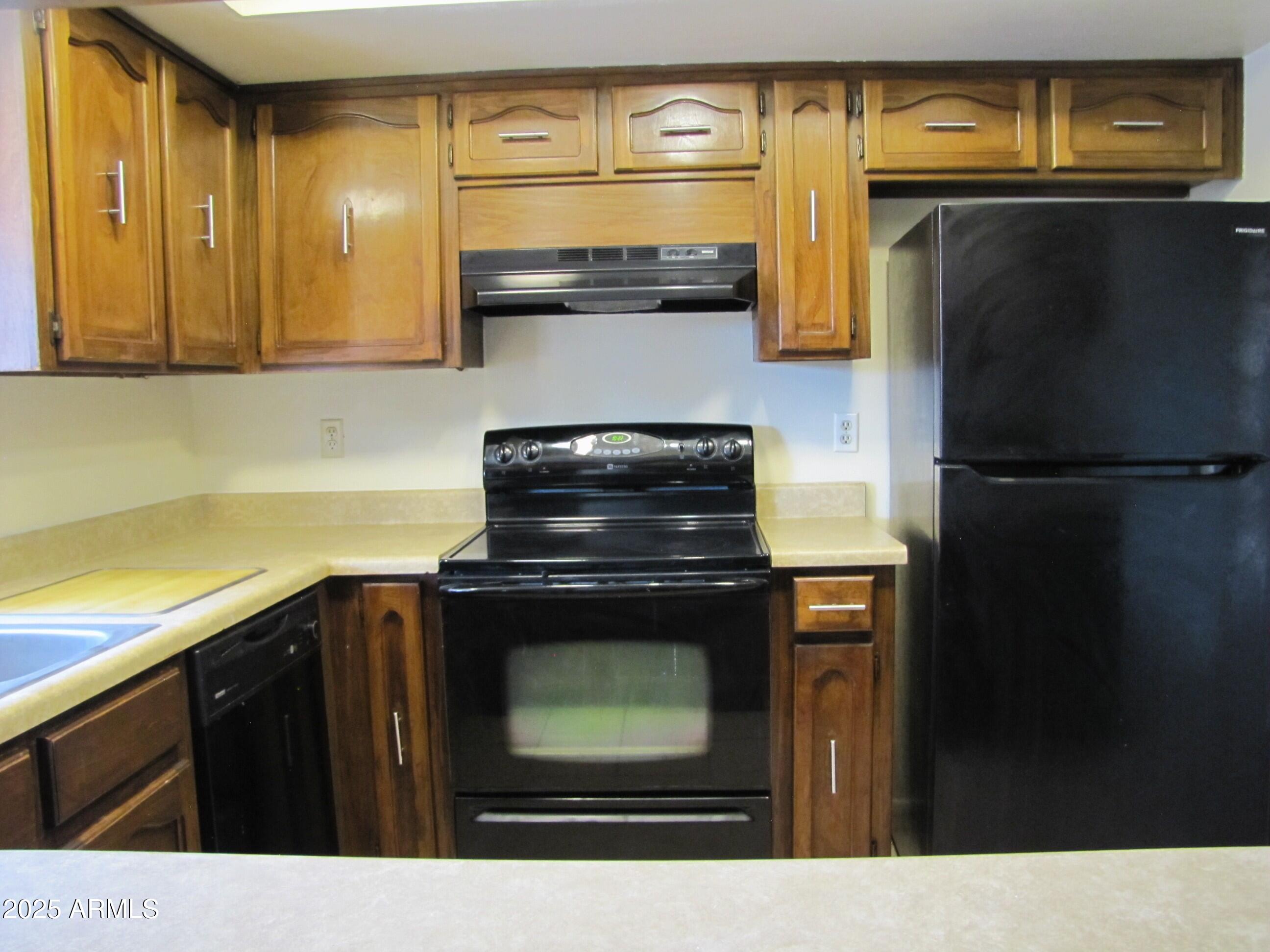 TOWN & COUNTRY ESTATES 12 - Residential Lease