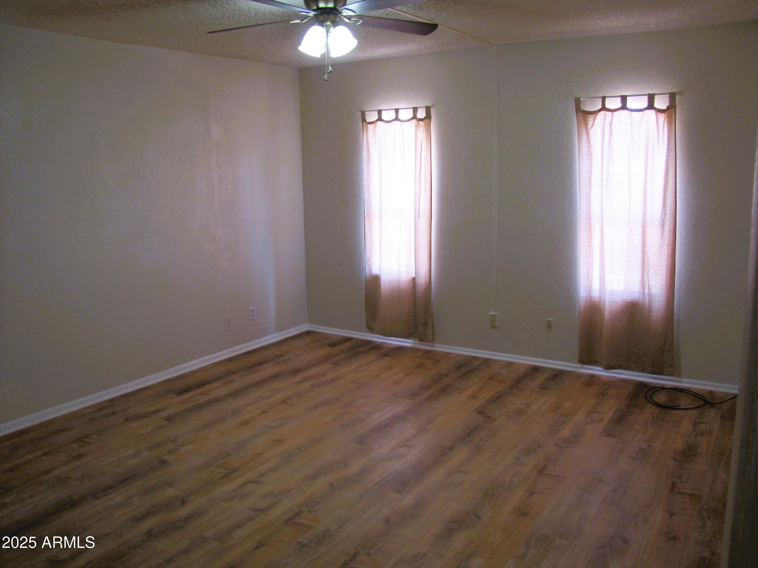 TOWN & COUNTRY ESTATES 12 - Residential Lease