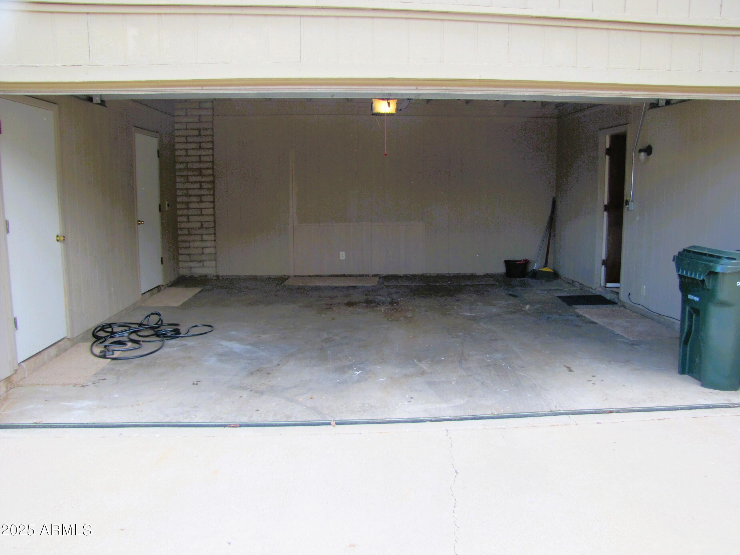 TOWN & COUNTRY ESTATES 12 - Residential Lease