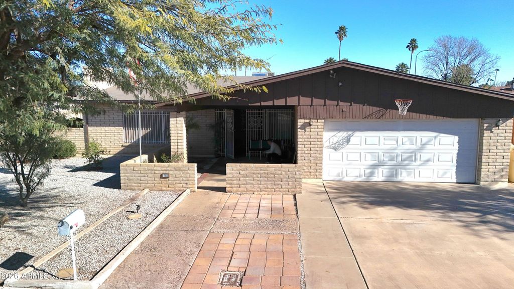 Photo of 7605 N 46th Avenue, Glendale, AZ 85301 (MLS # 6968653)