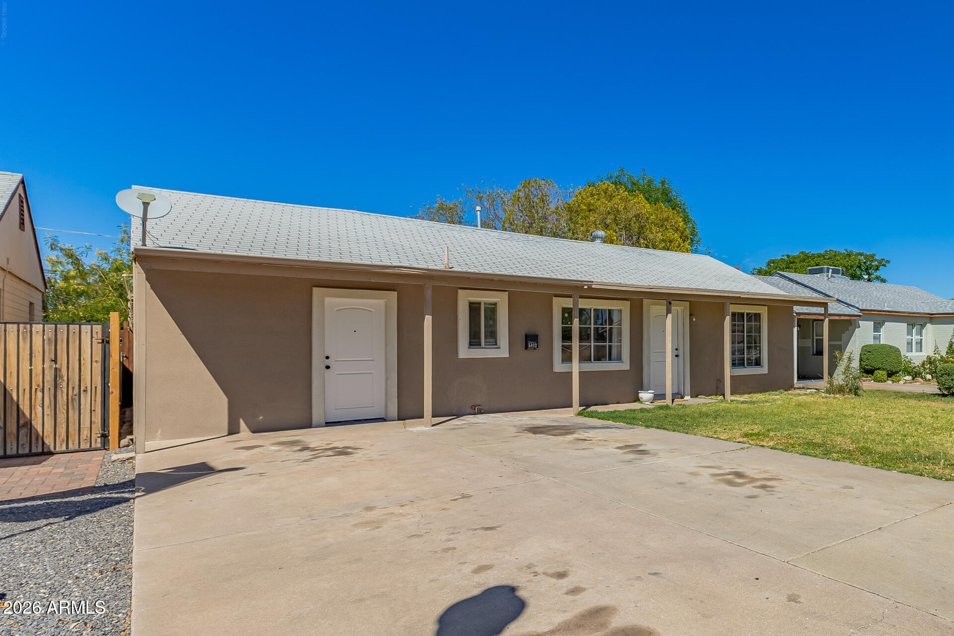 5812 W GARDENIA Avenue