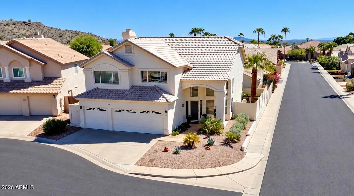 1327 E HIDDENVIEW Drive