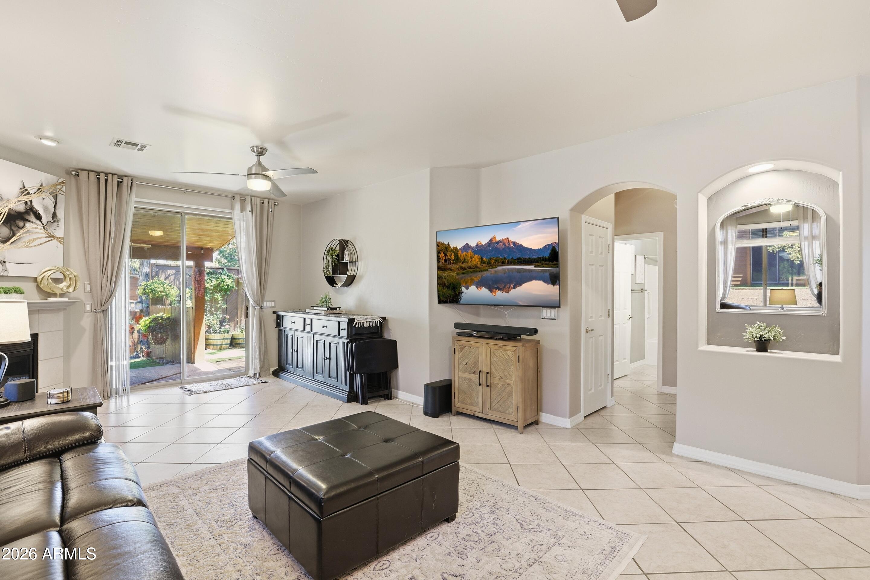 308 W Cody Circle