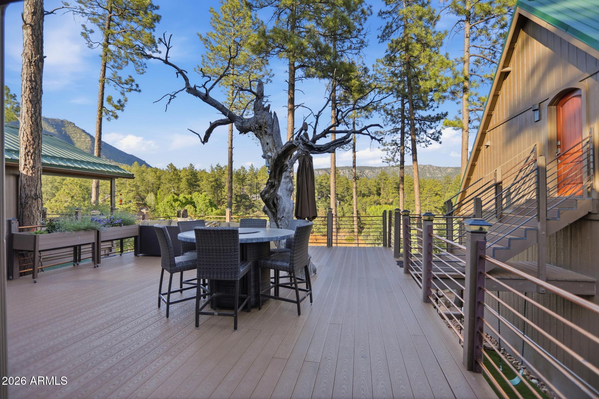 4359 N Strawberry Hollow