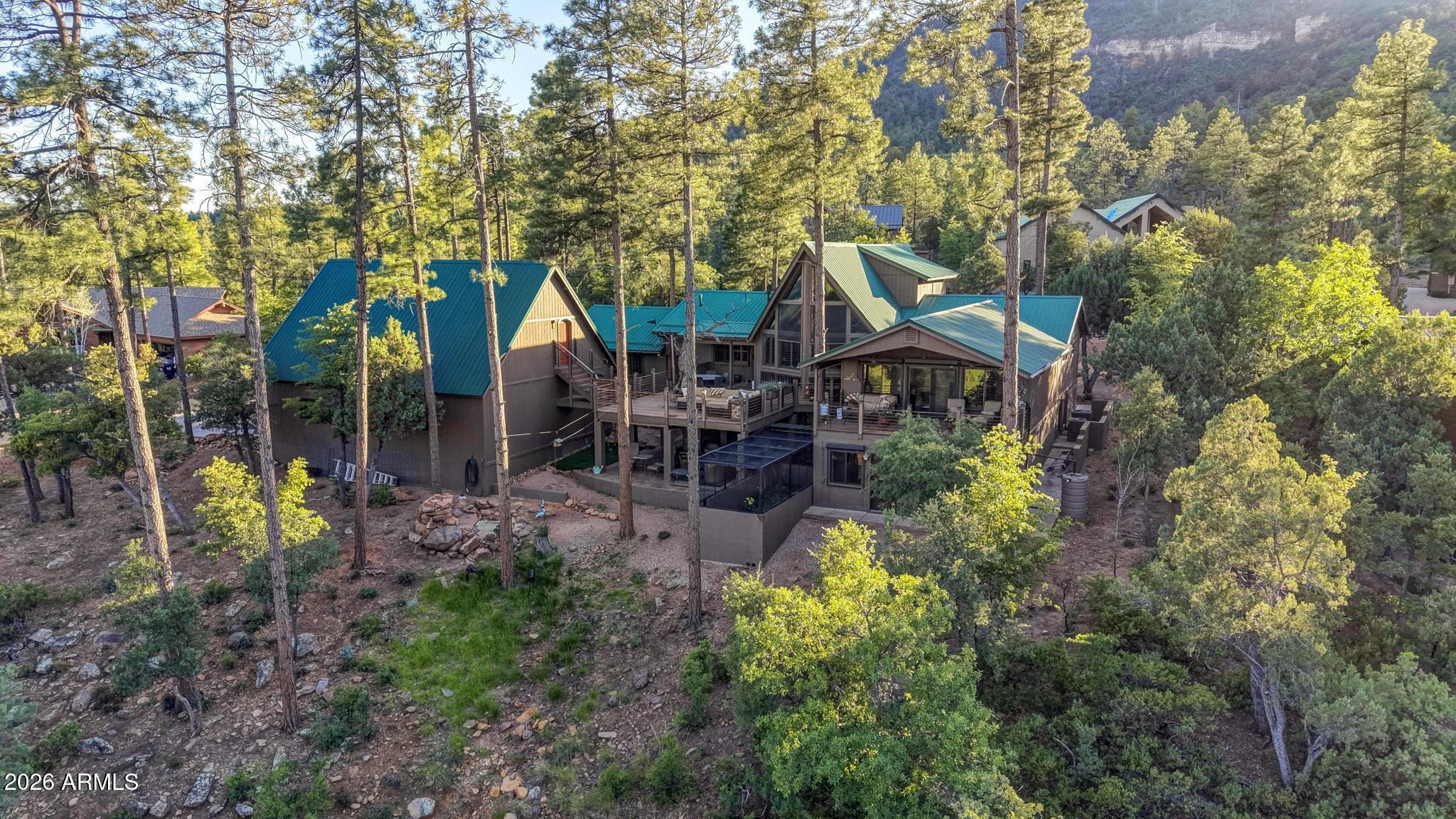 4359 N Strawberry Hollow