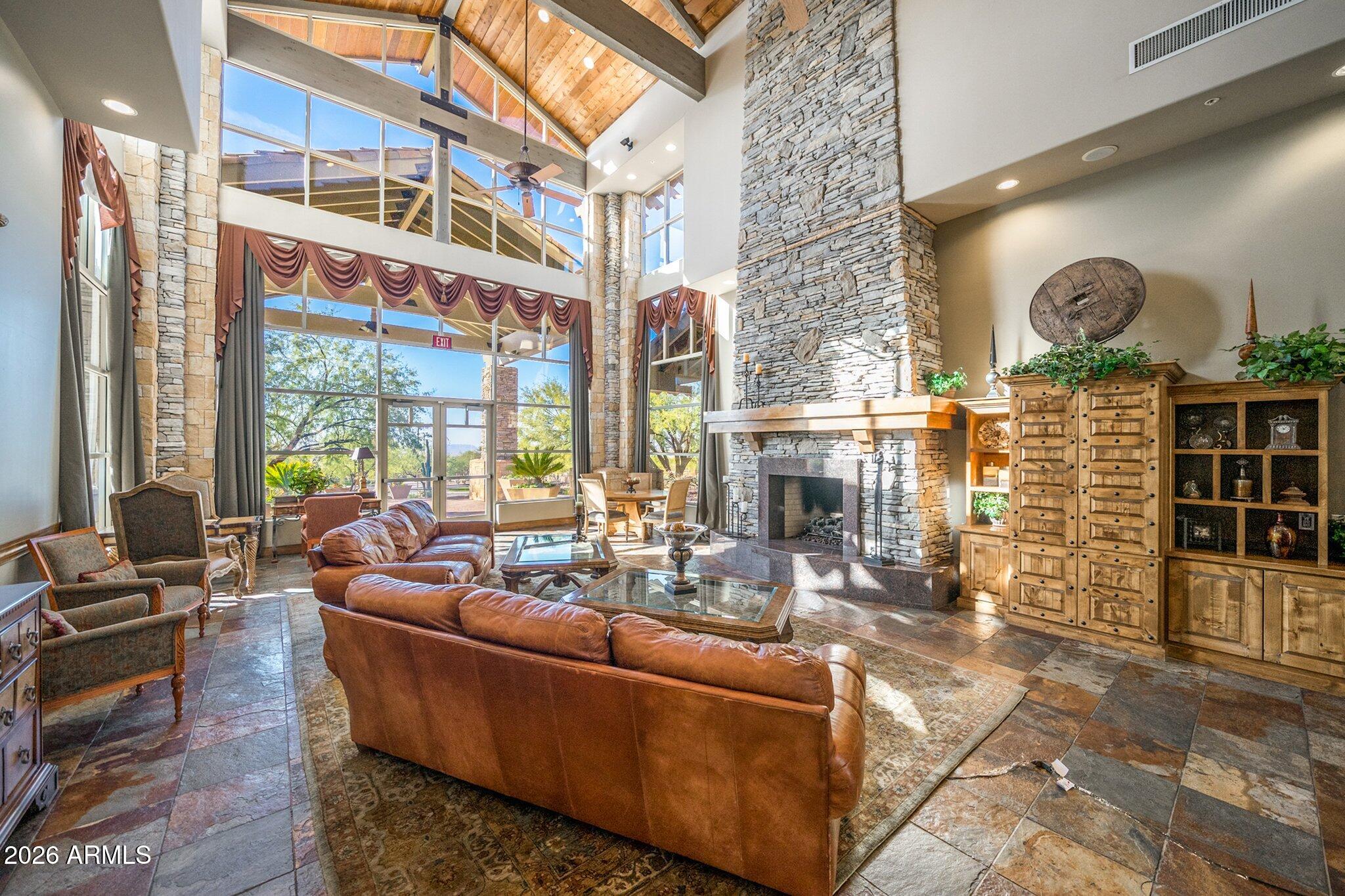 DIAMOND POINT AT LAS SENDAS MOUNTAIN - Residential