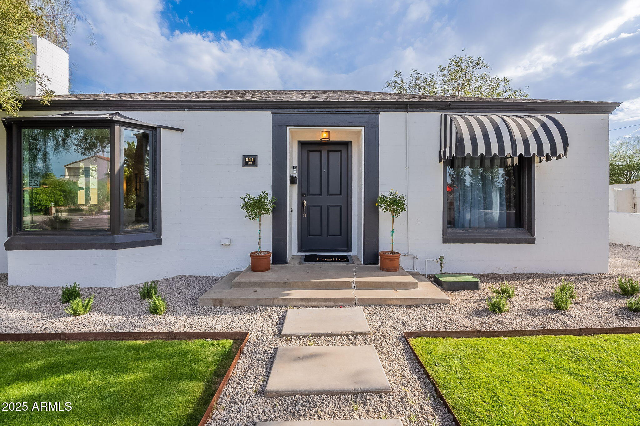 541 W PALM Lane
