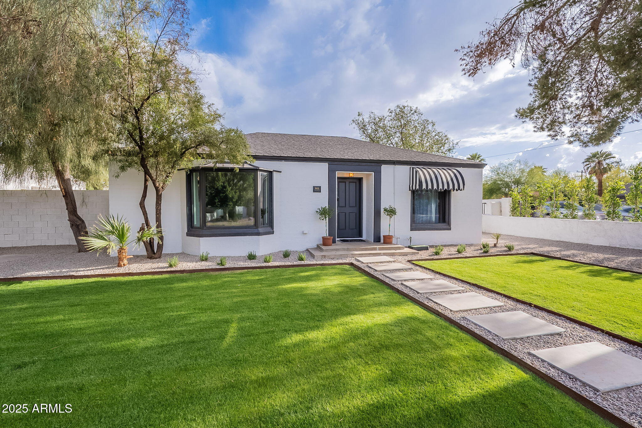 541 W PALM Lane