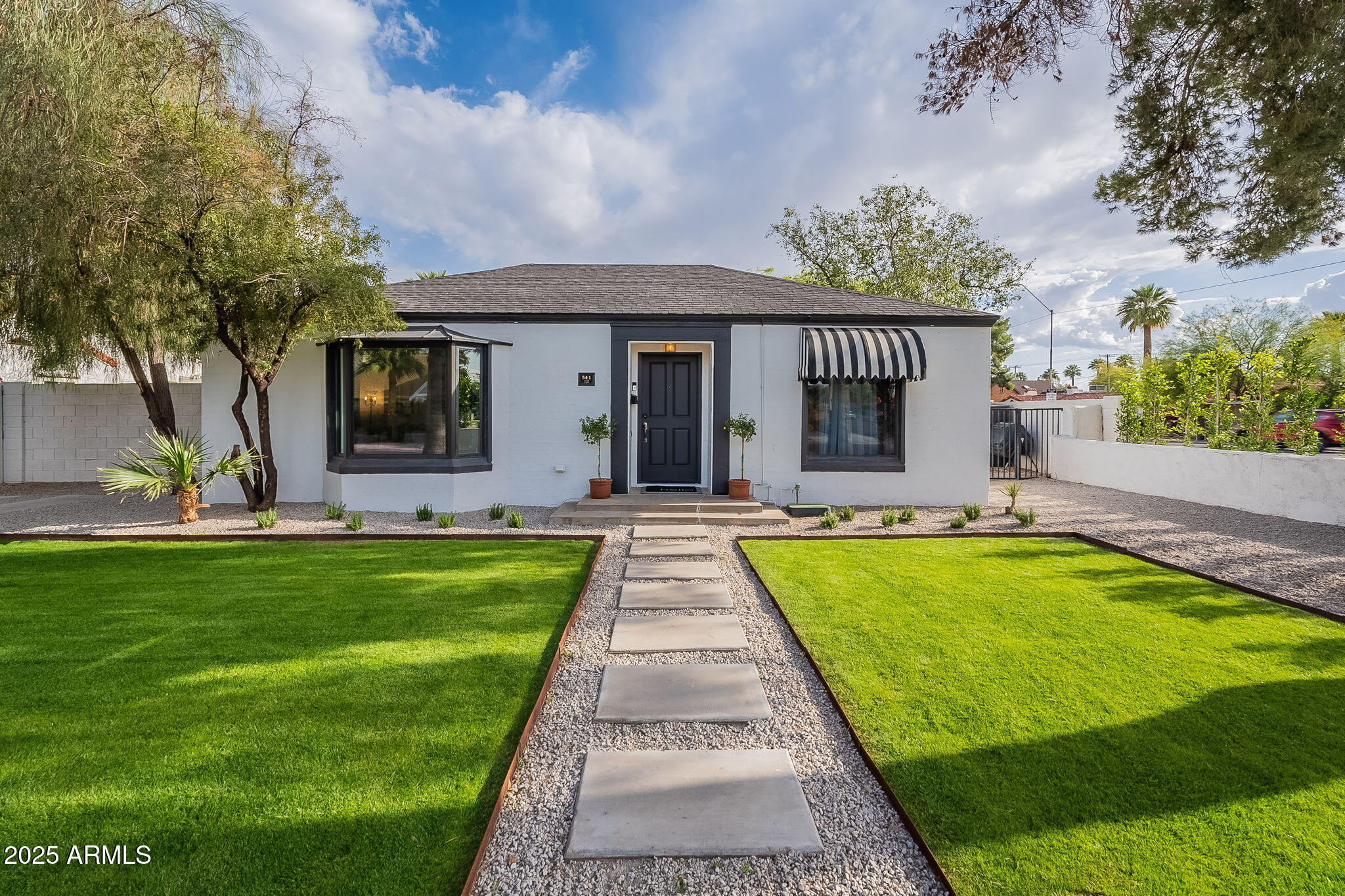 541 W PALM Lane