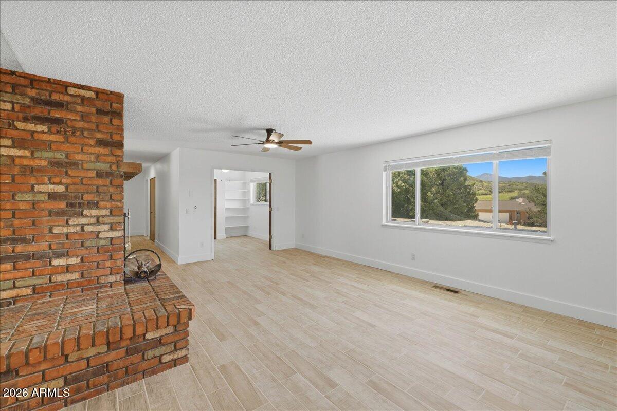 606 N COCHISE Drive