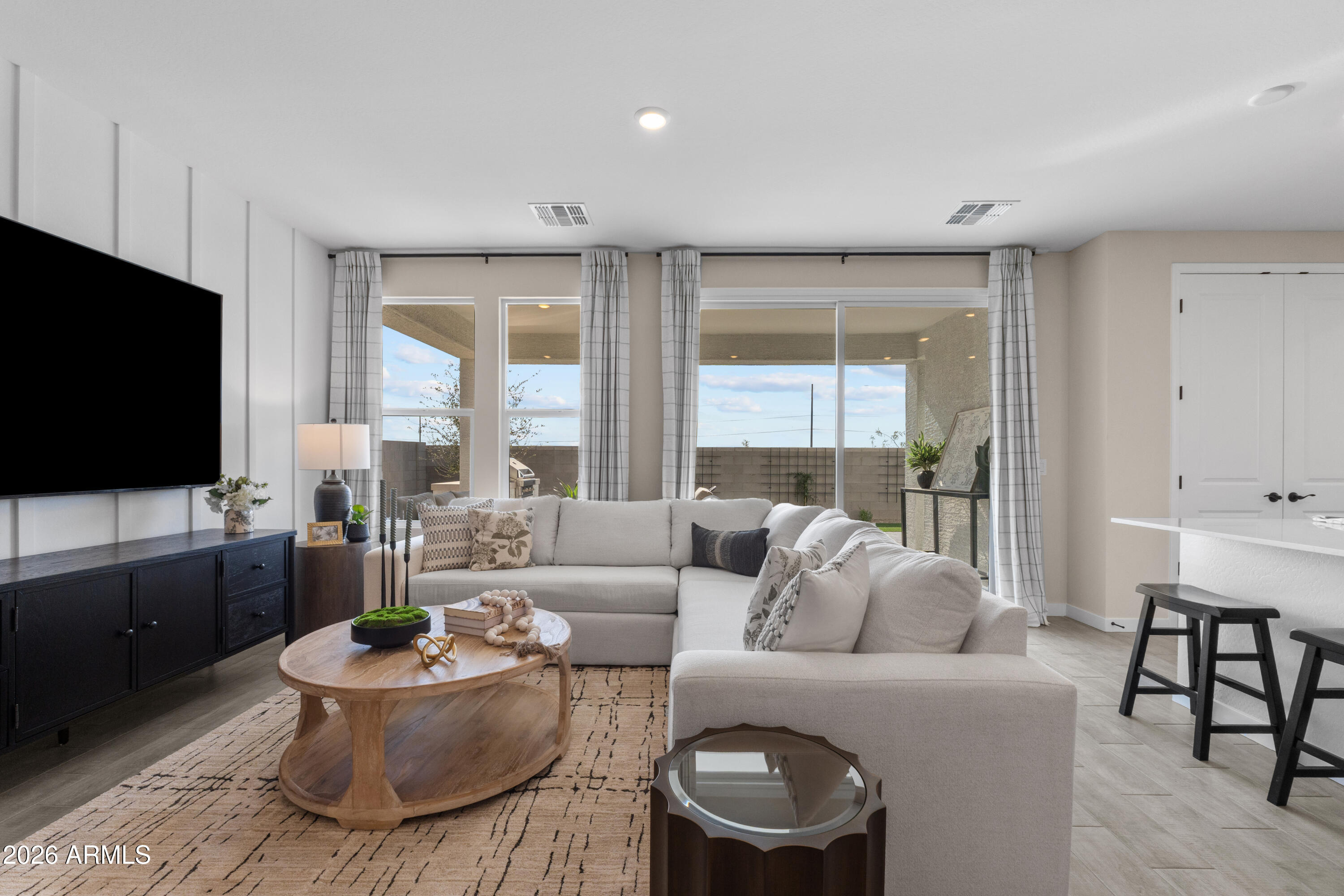 24057 W PUEBLO Avenue