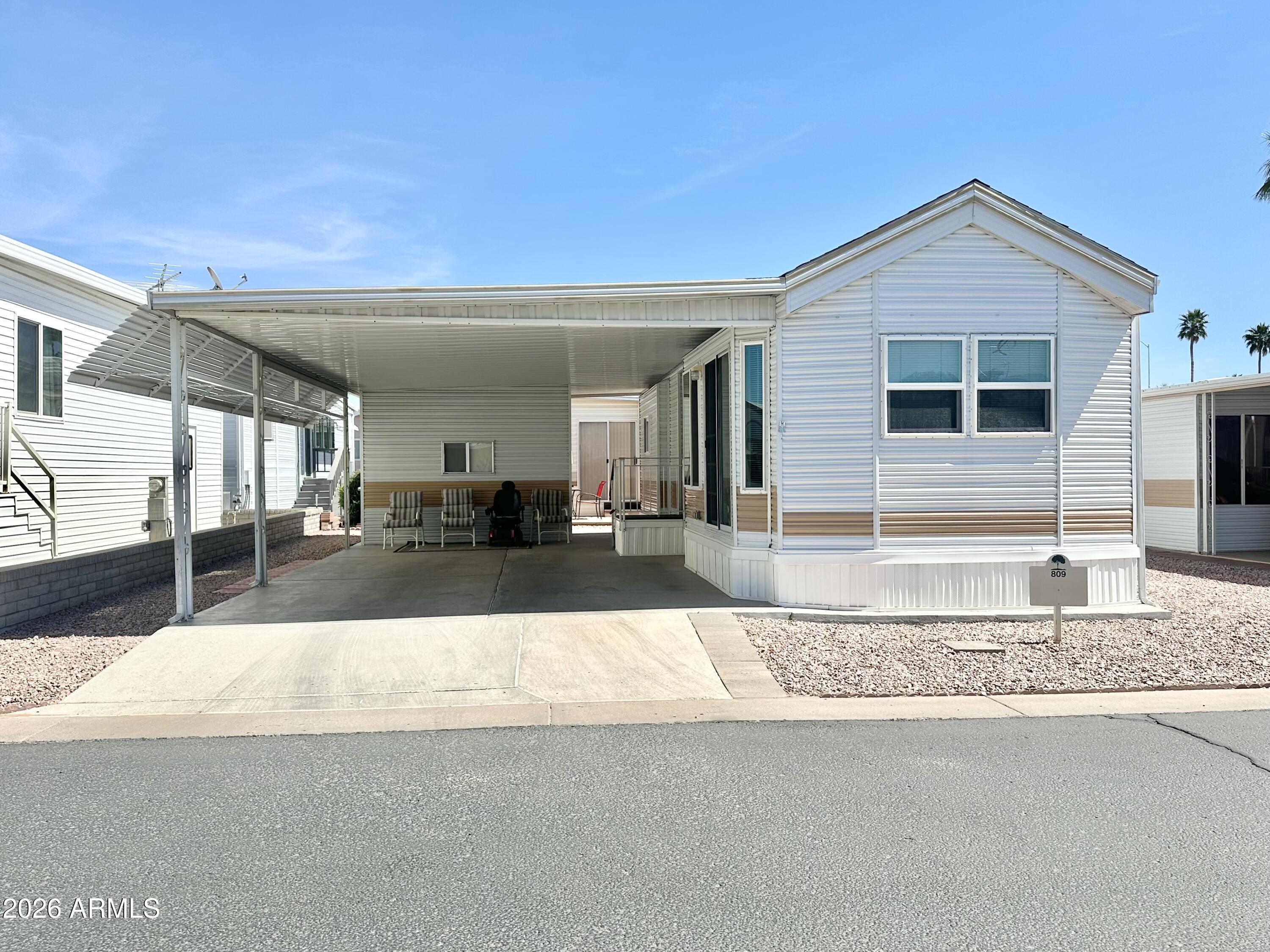 111 S GREENFIELD Road 809