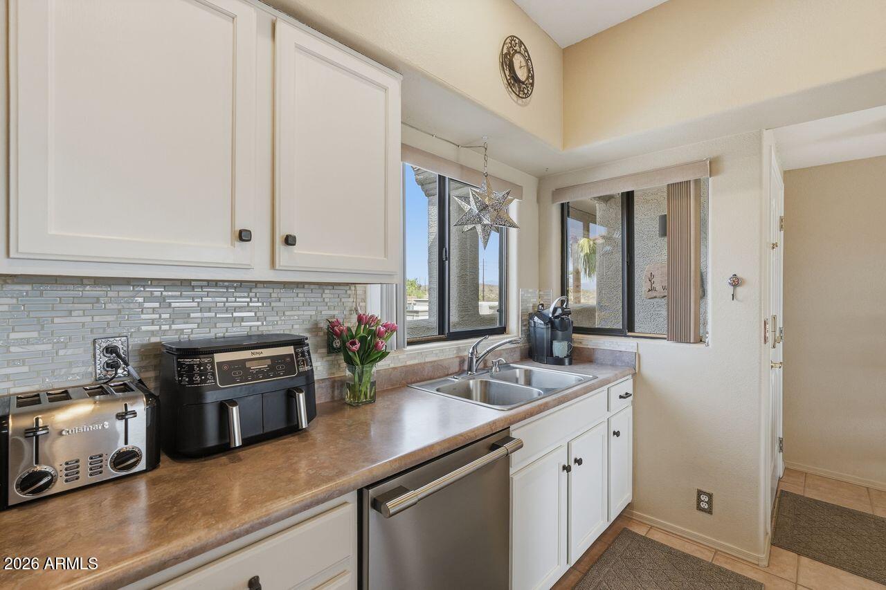 10401 N Saguaro Boulevard 320