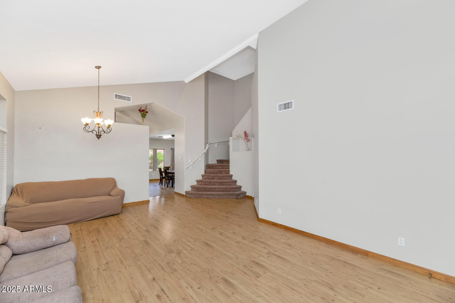_648 W Cobblestone Drive