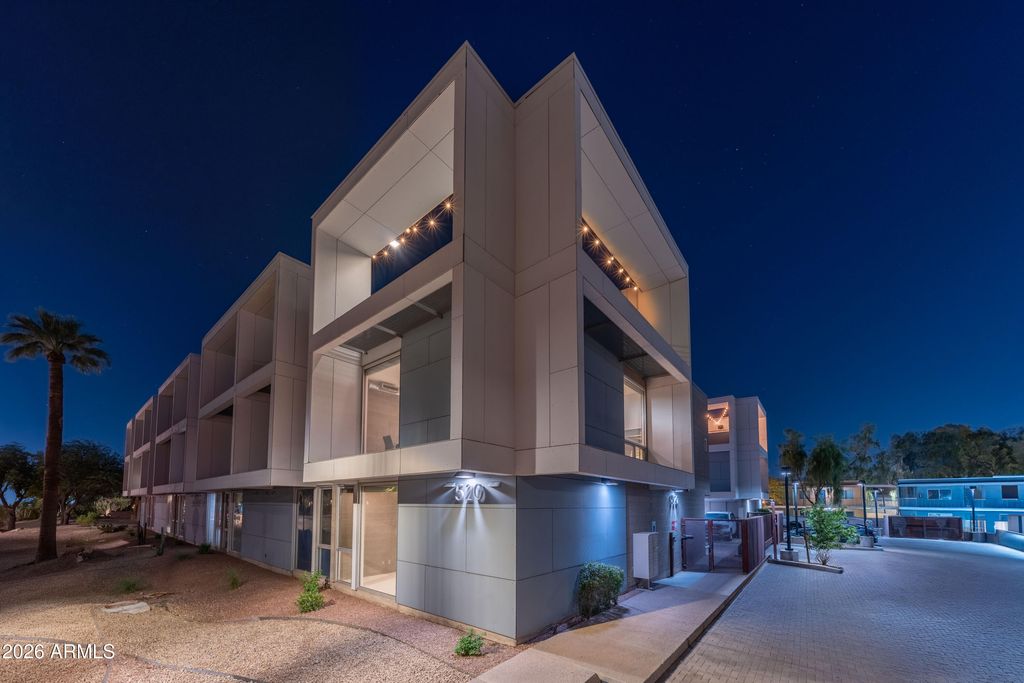 Photo of 520 S Roosevelt Street #1001, Tempe, AZ 85281 (MLS # 7000929)