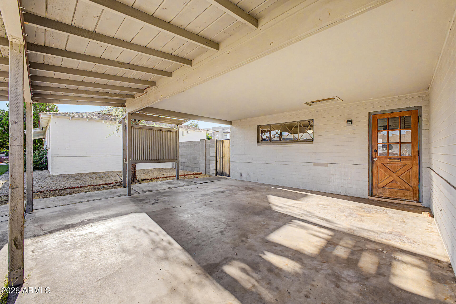 6832 E LOMA LAND Drive