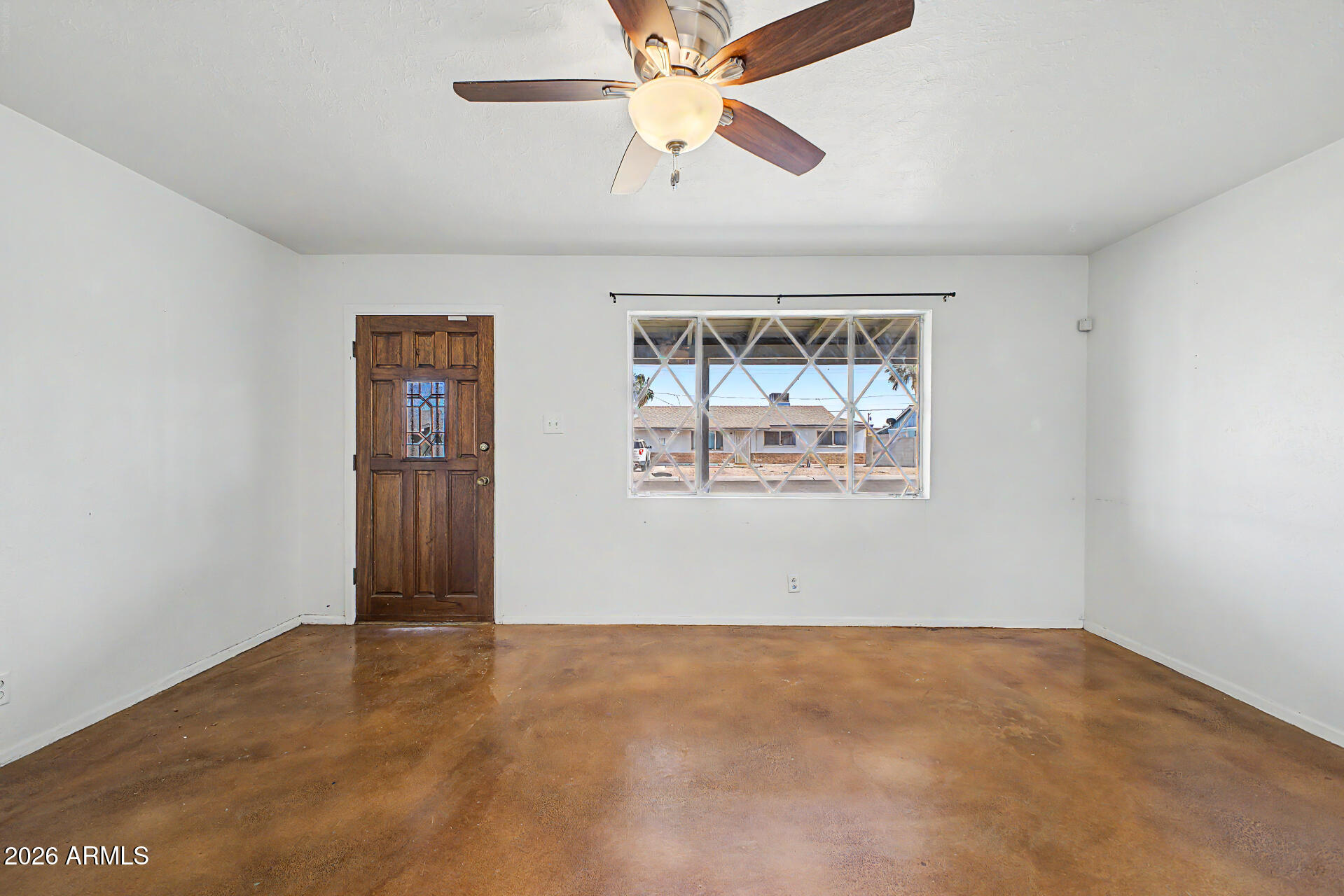 6832 E LOMA LAND Drive