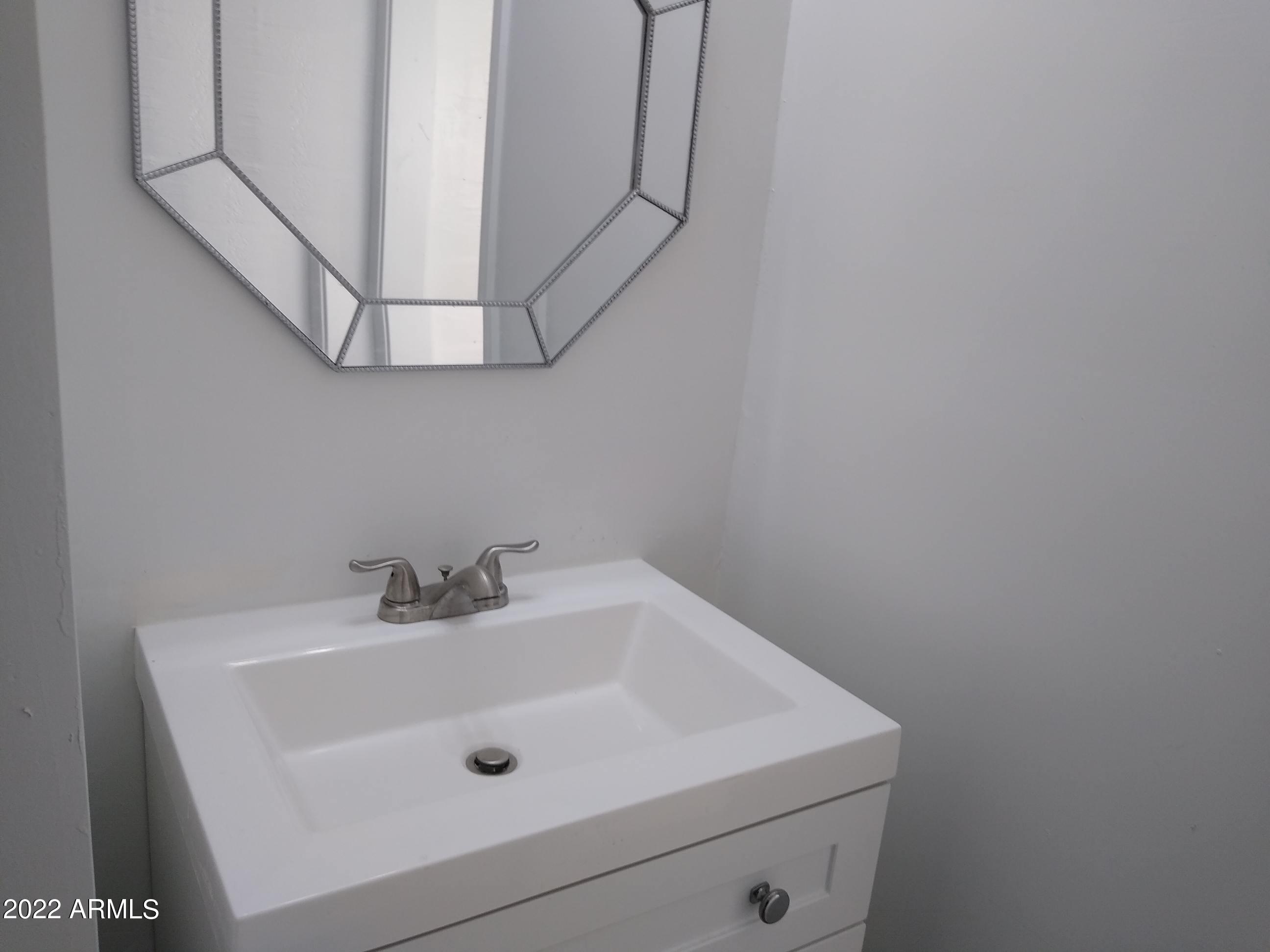 1629 E PINCHOT Avenue