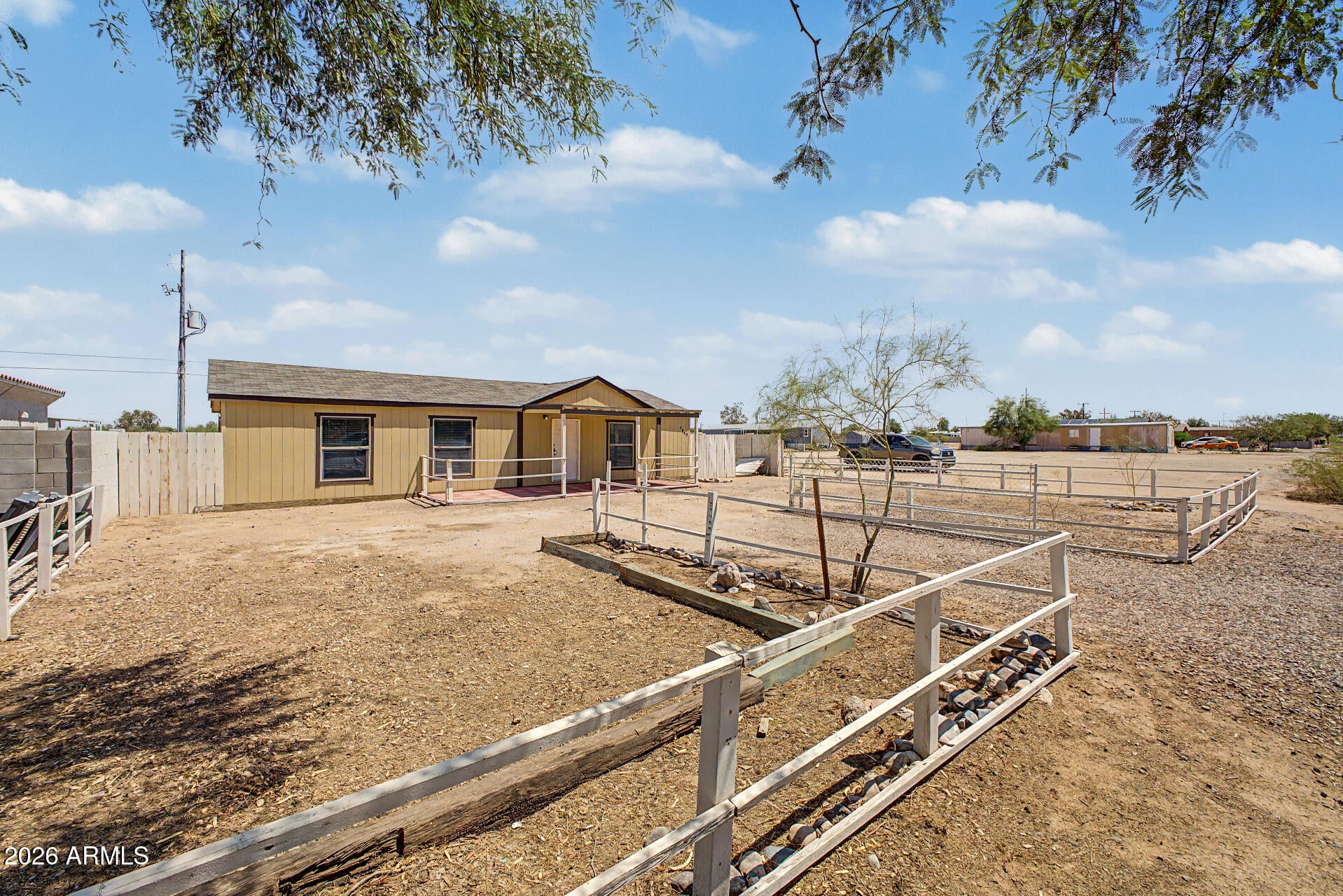 3360 W MADERA Drive