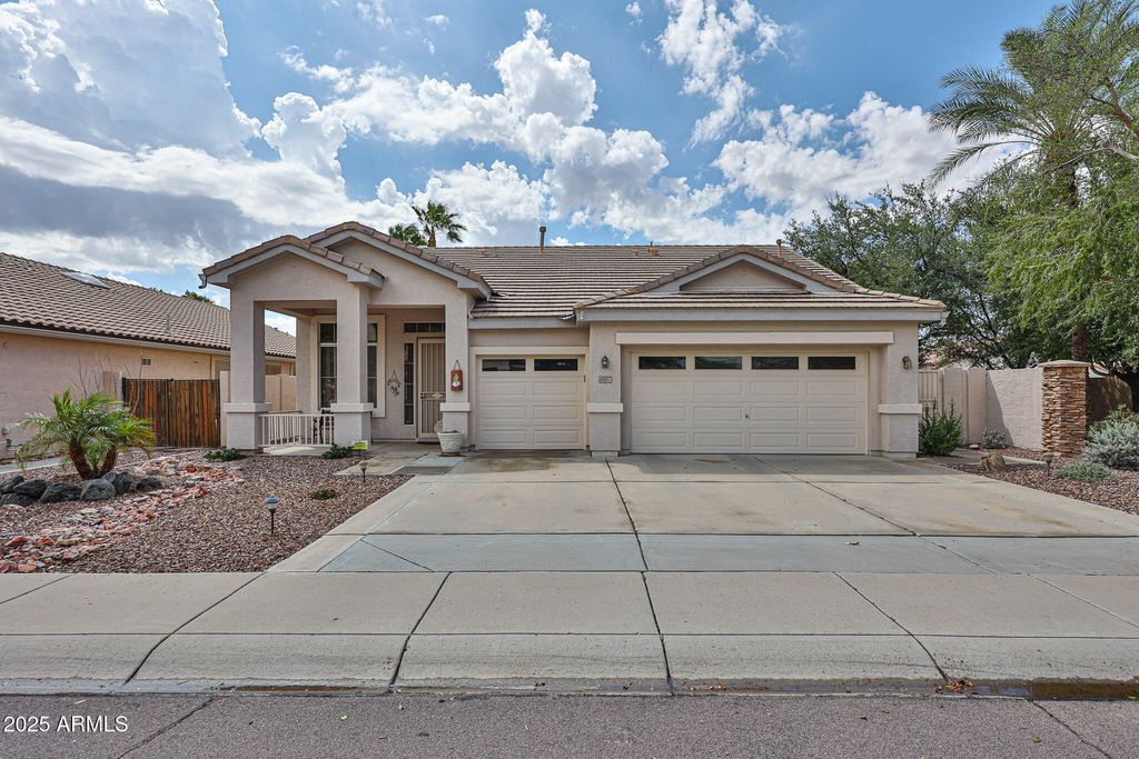 Photo of 6987 W Potter Drive, Glendale, AZ 85308 (MLS # 6923022)