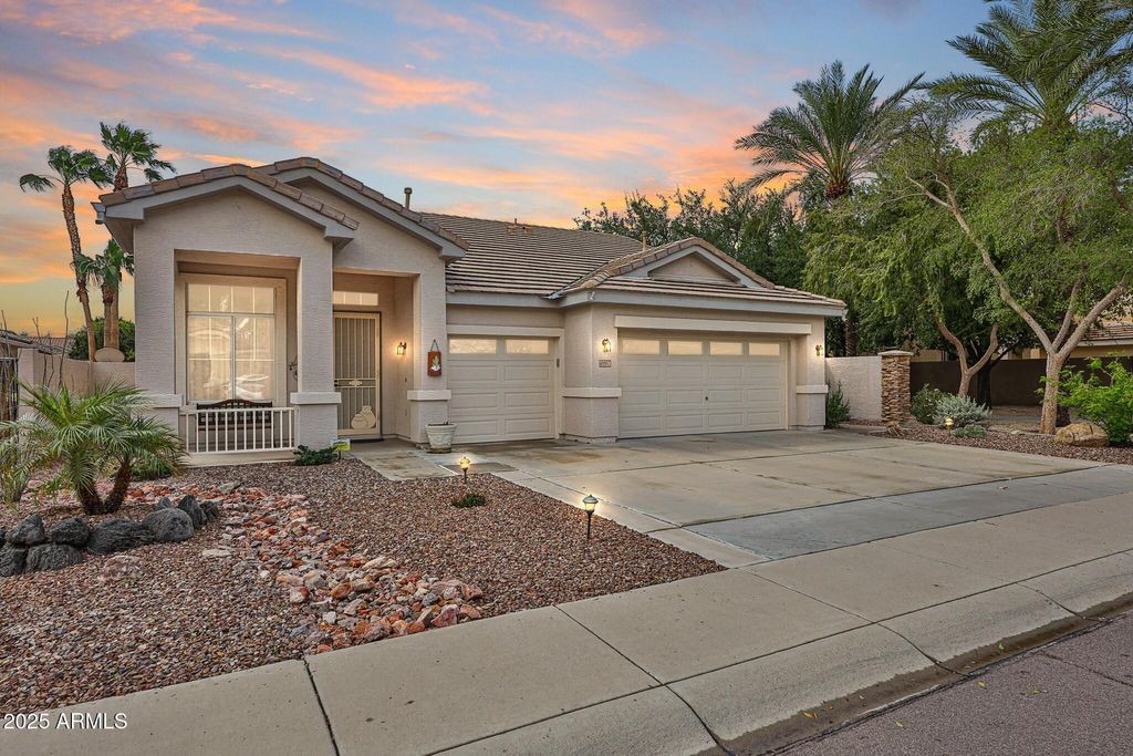 Photo of 6987 W Potter Drive, Glendale, AZ 85308 (MLS # 6923022)