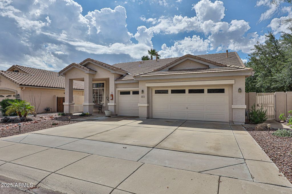 Photo of 6987 W Potter Drive, Glendale, AZ 85308 (MLS # 6923022)