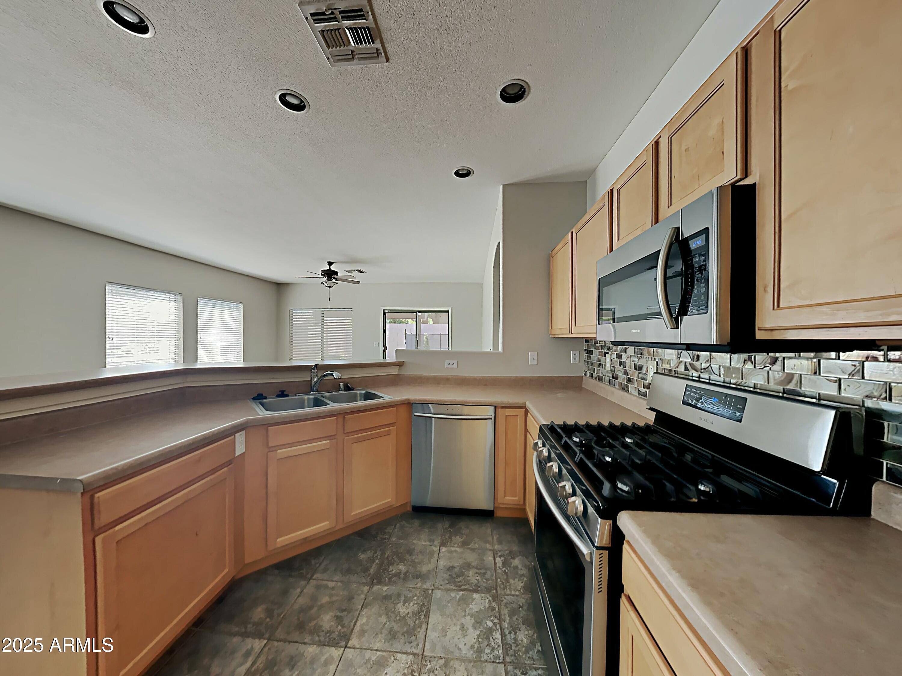 2600 E LA COSTA Drive