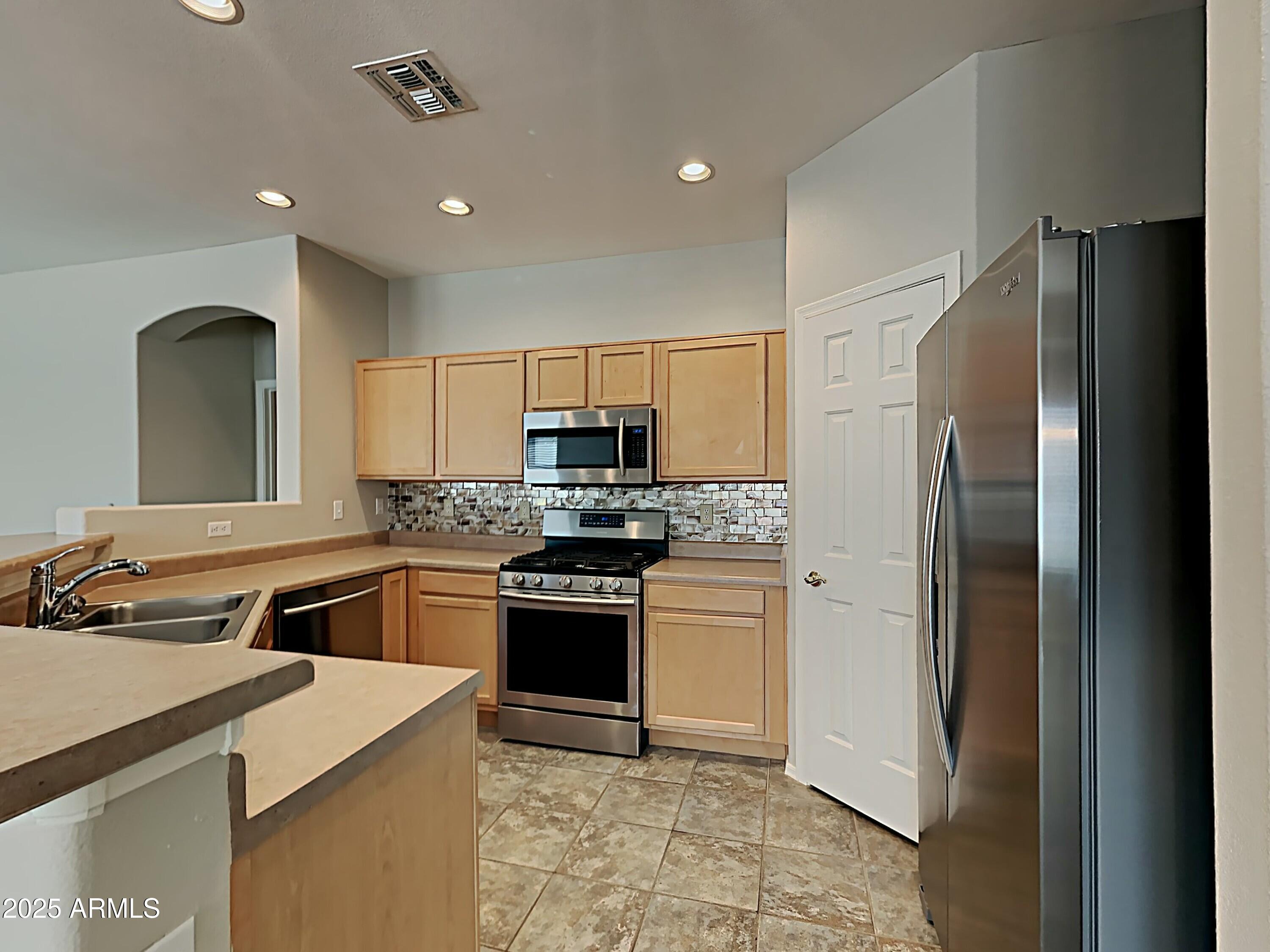 2600 E LA COSTA Drive