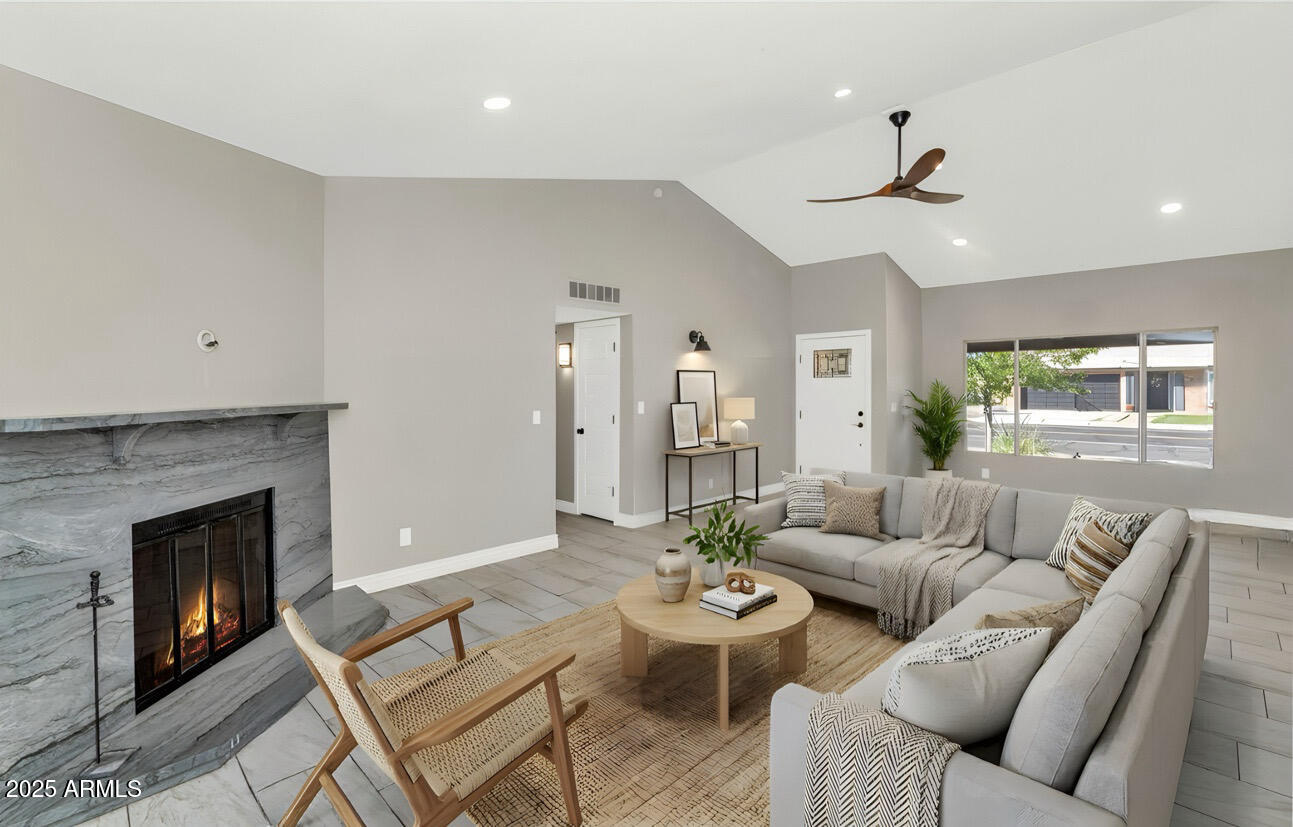 2555 S PATTERSON Street