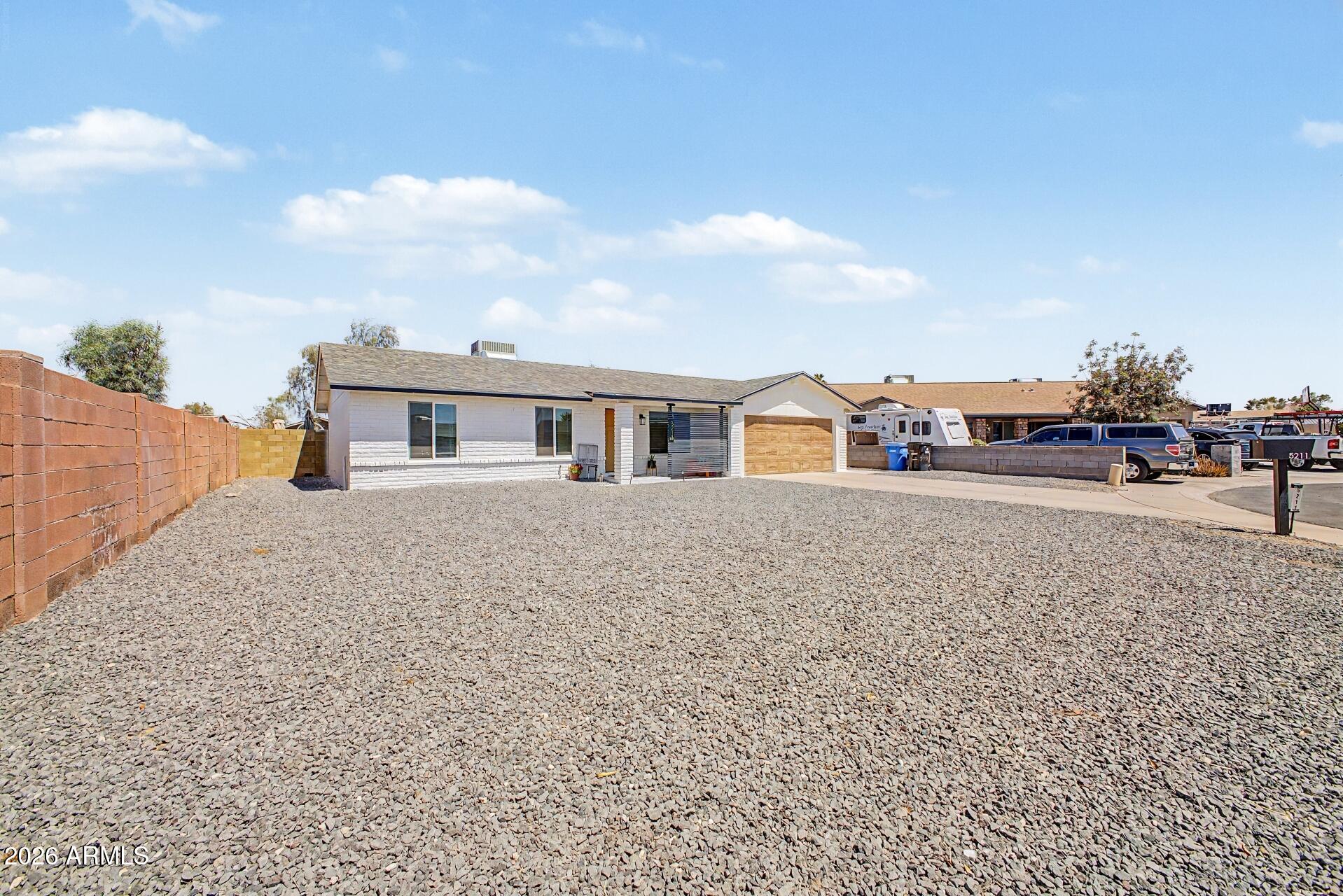 5211 S 43RD Place