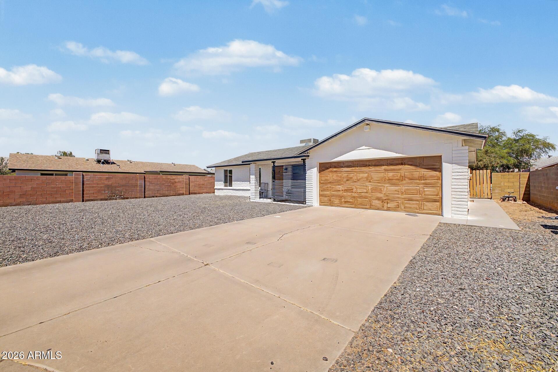 5211 S 43RD Place