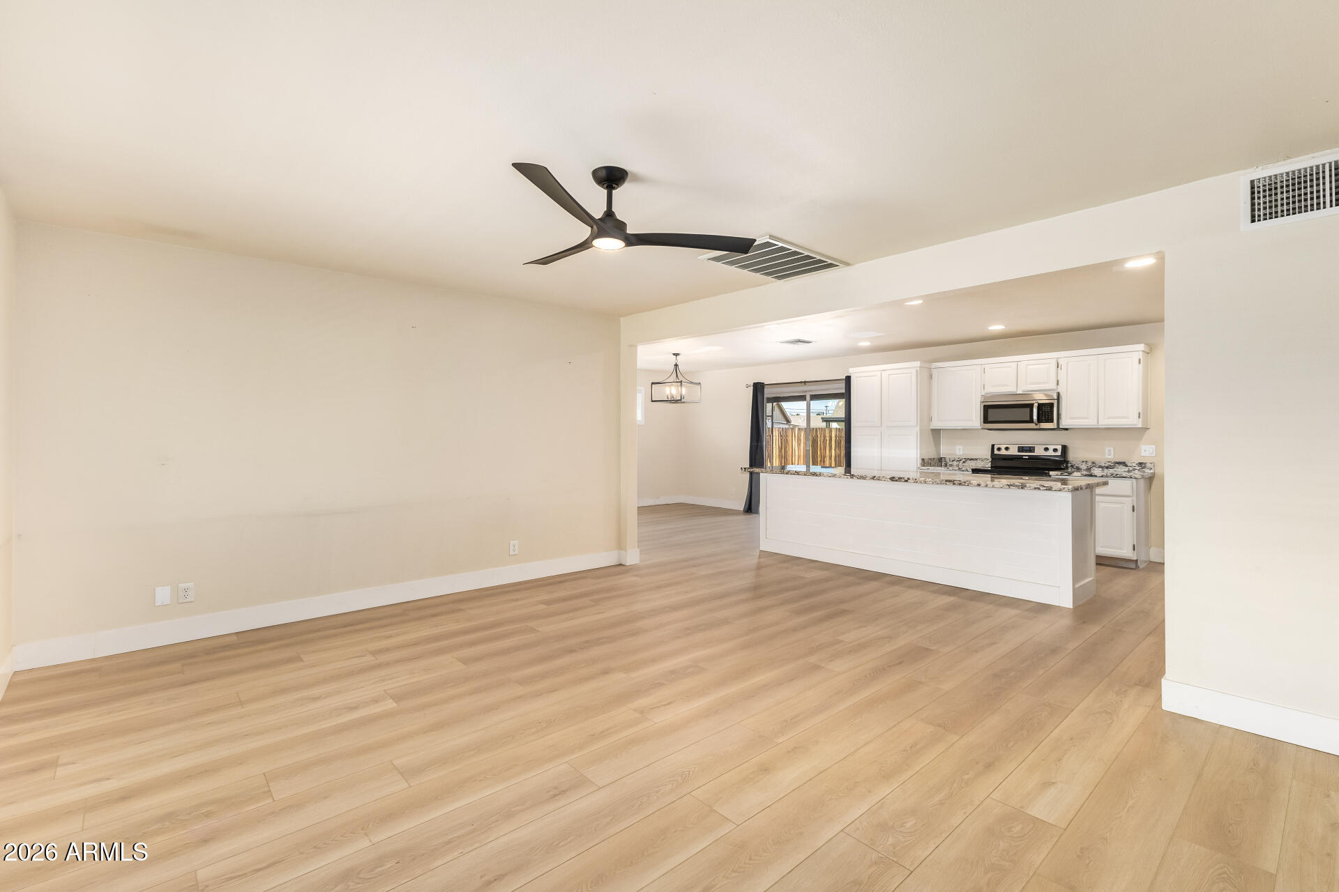 7514 E BEATRICE Street