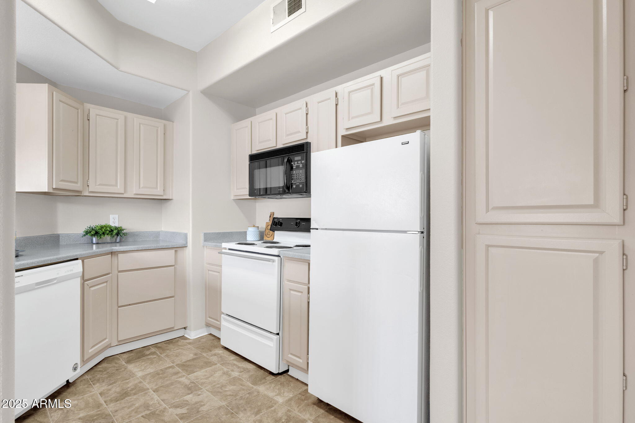 13700 N FOUNTAIN HILLS Boulevard 157