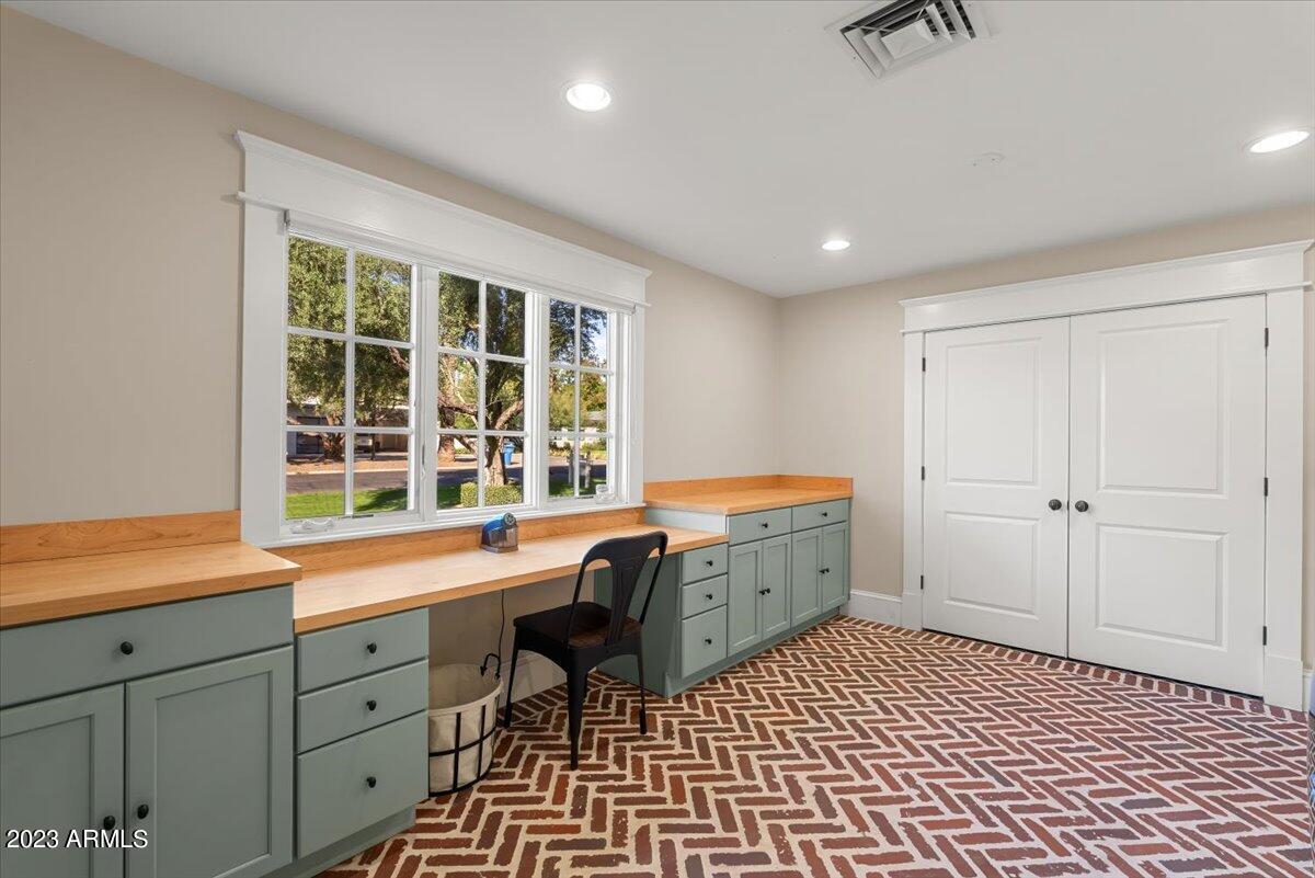 GROVE PARK ESTATES PLAT B - Residential