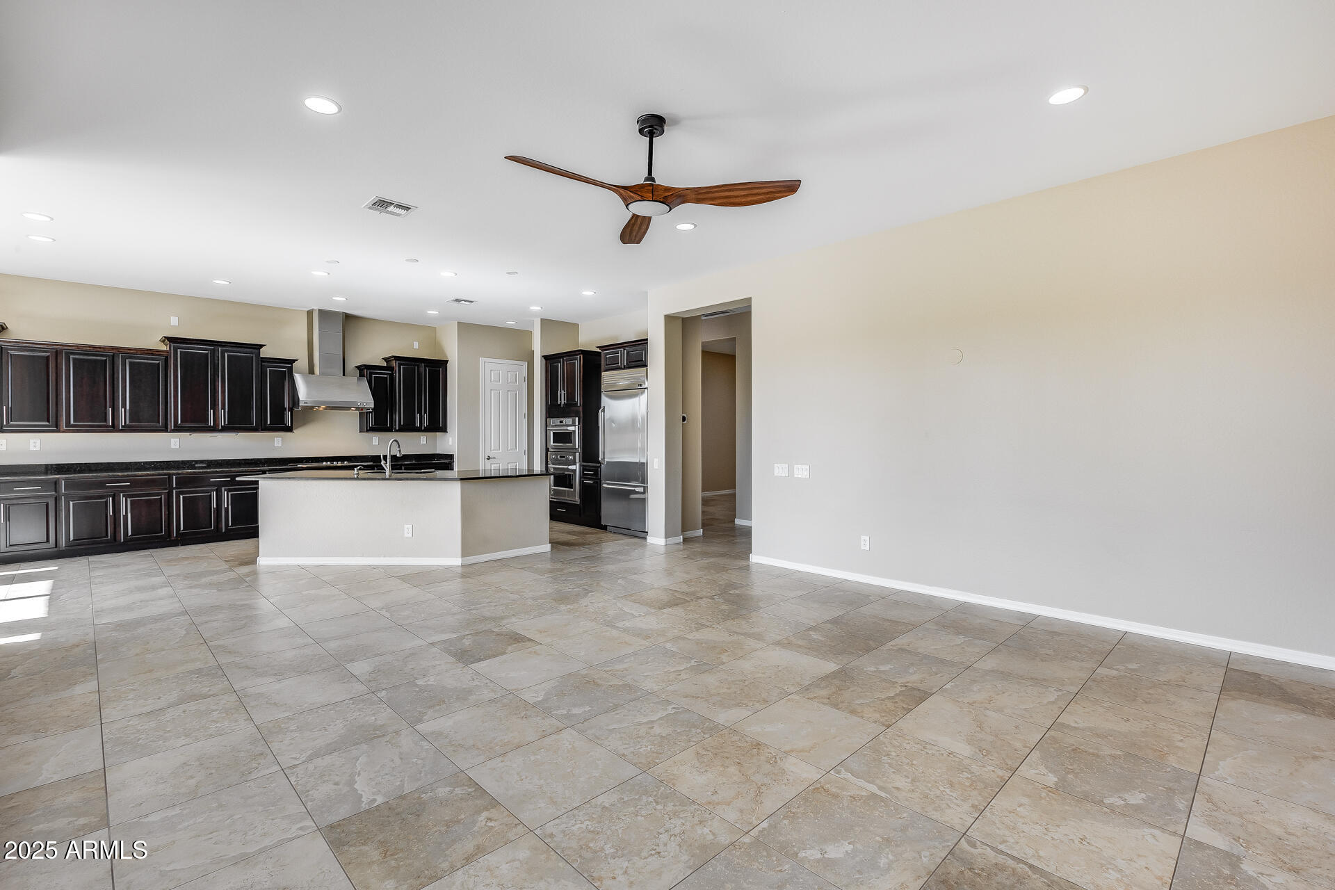 5653 E LONESOME Trail