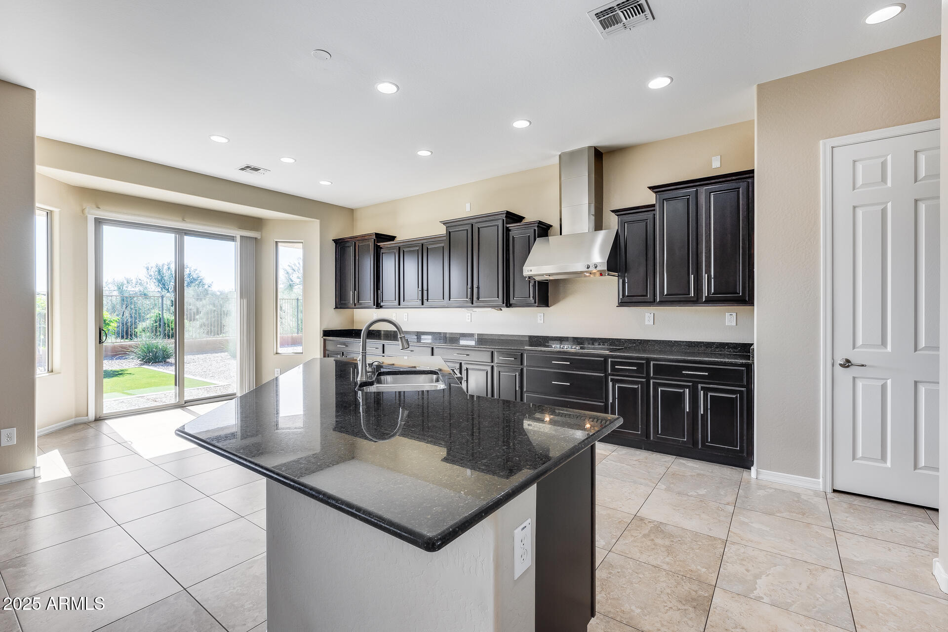 5653 E LONESOME Trail