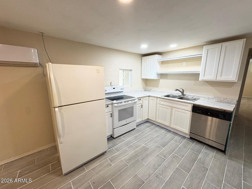Photo of 429 N 68th Lane #186, Phoenix, AZ 85043 (MLS # 7093896)