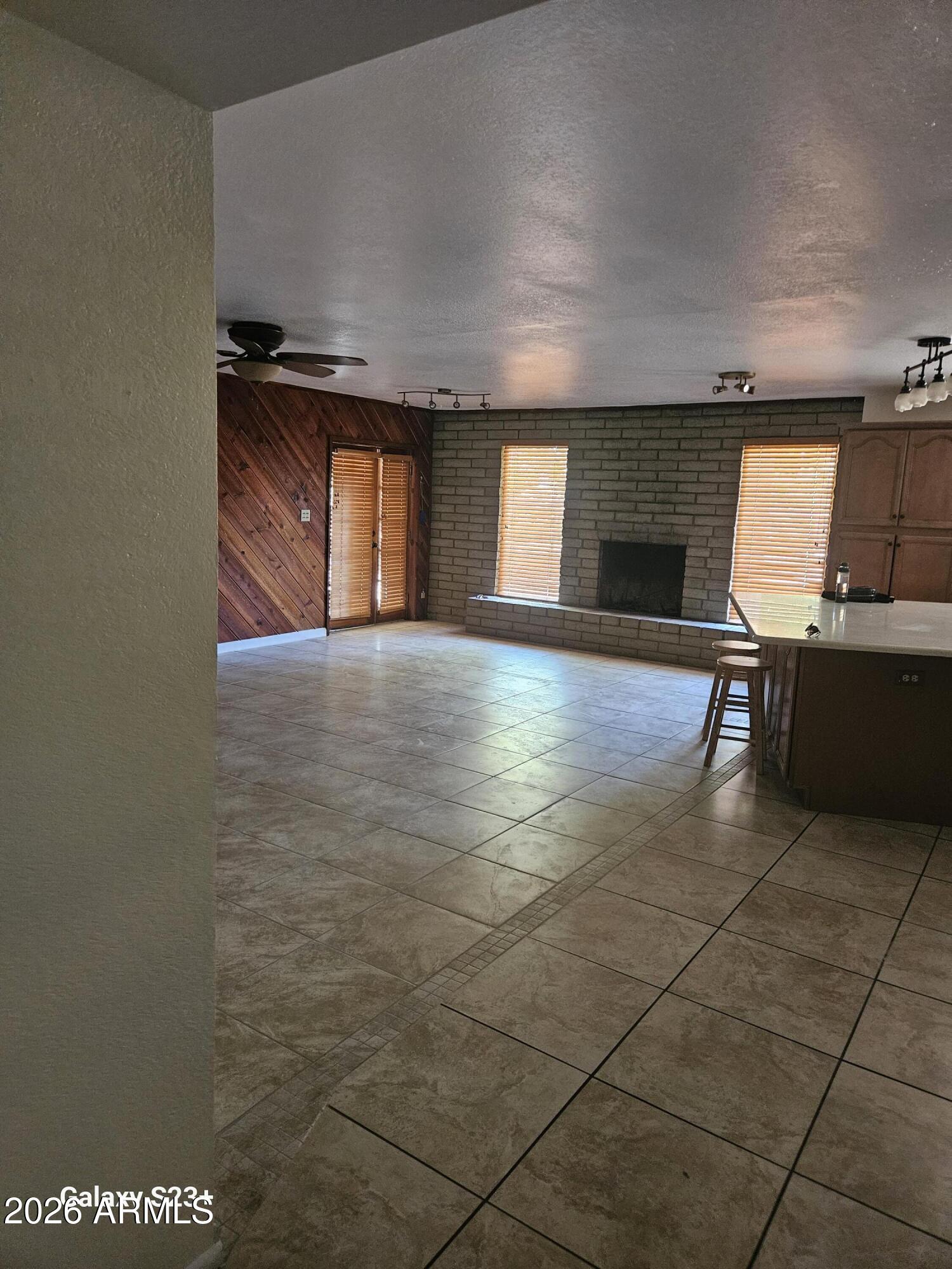 LAVEEN ESTATES 4 - Residential