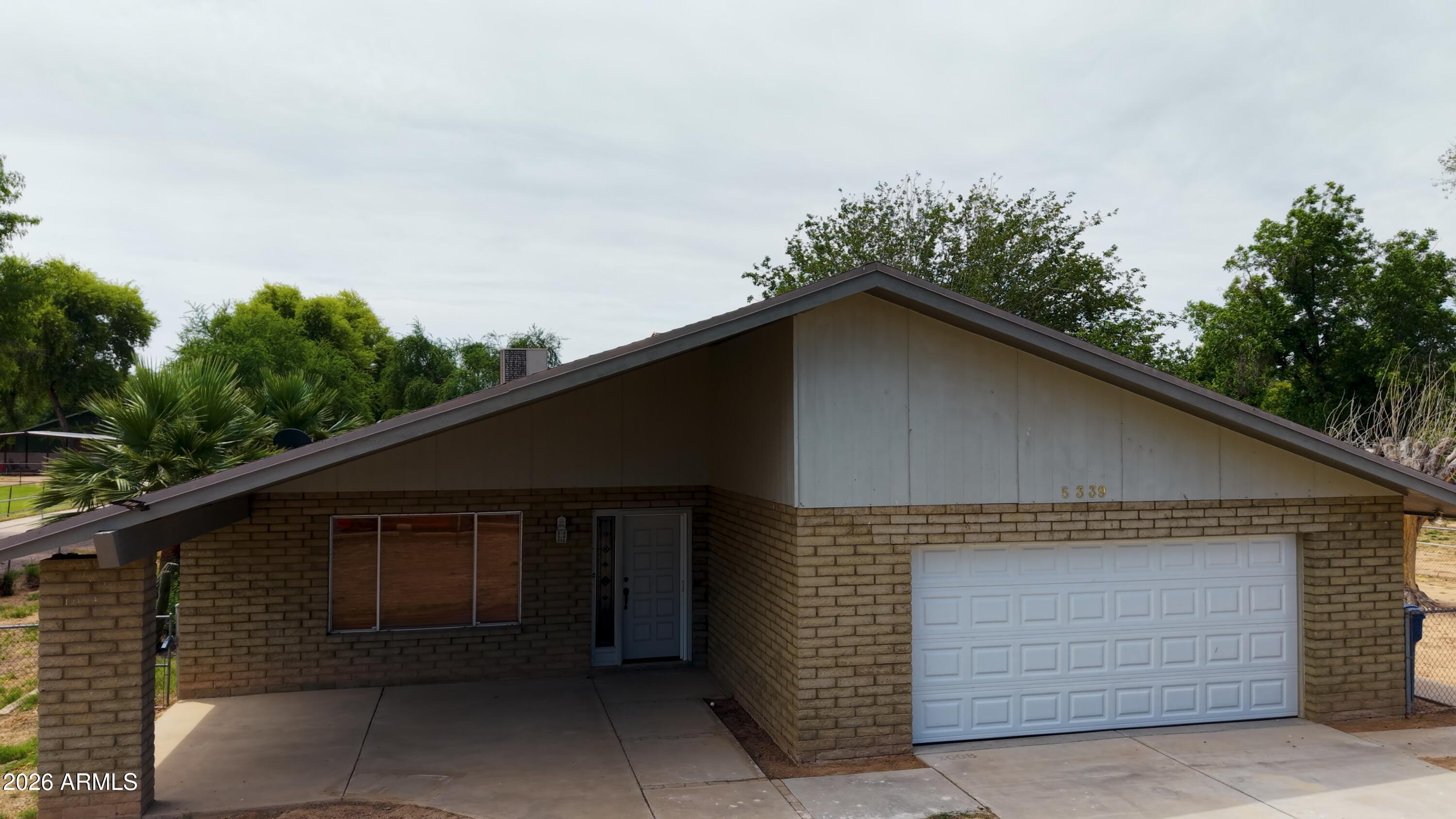 5339 W LA MIRADA Drive