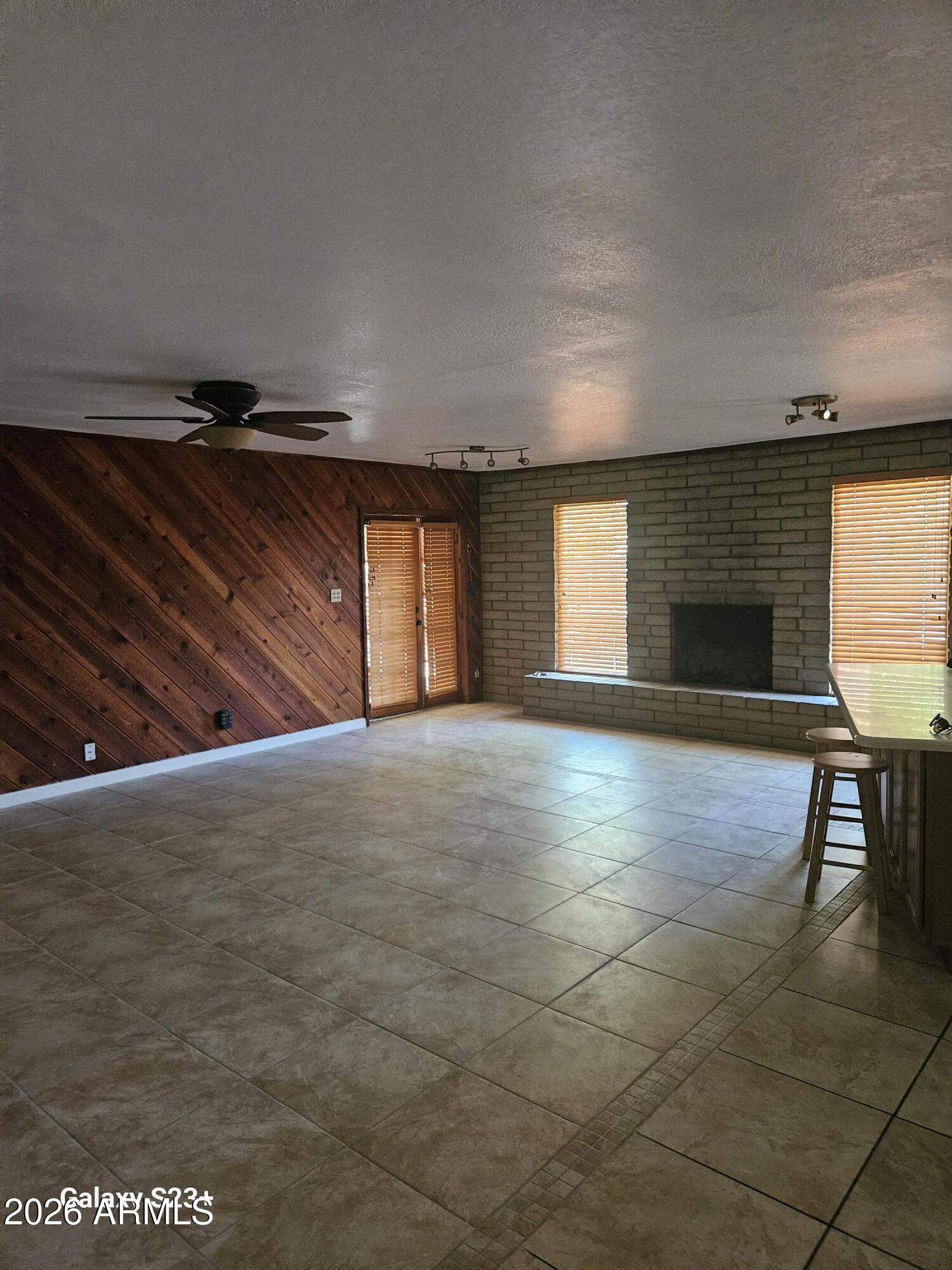 LAVEEN ESTATES 4 - Residential