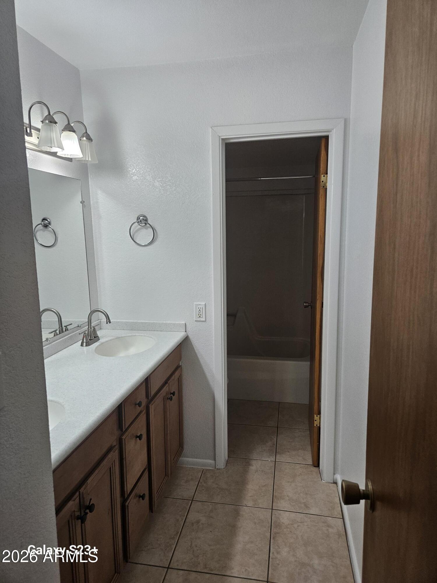 LAVEEN ESTATES 4 - Residential