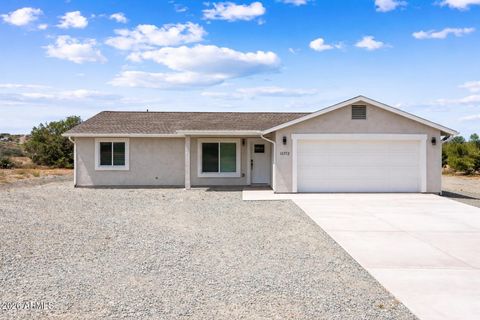 16552 S WHITE ROCK Lane Mayer AZ 86333