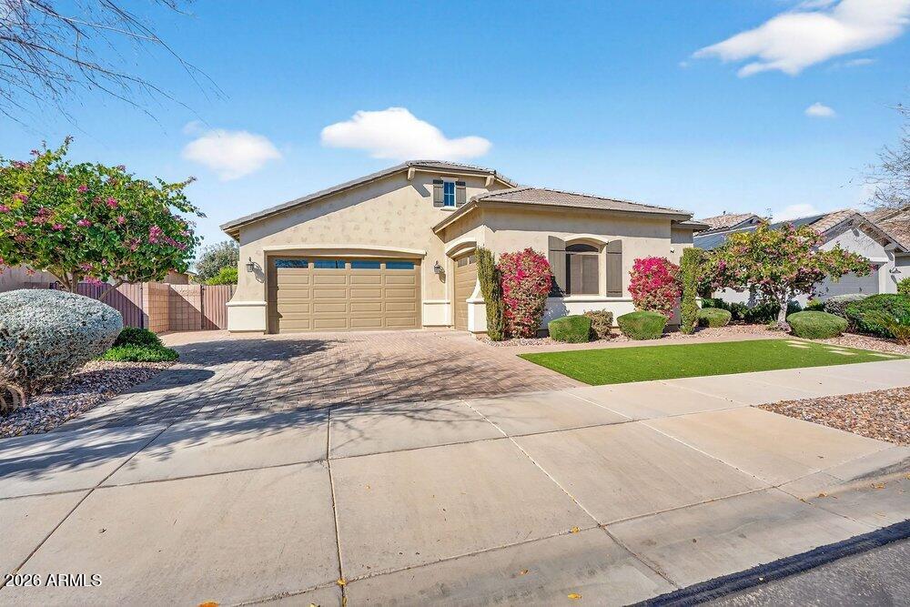 20200 E NIGHTHAWK Way