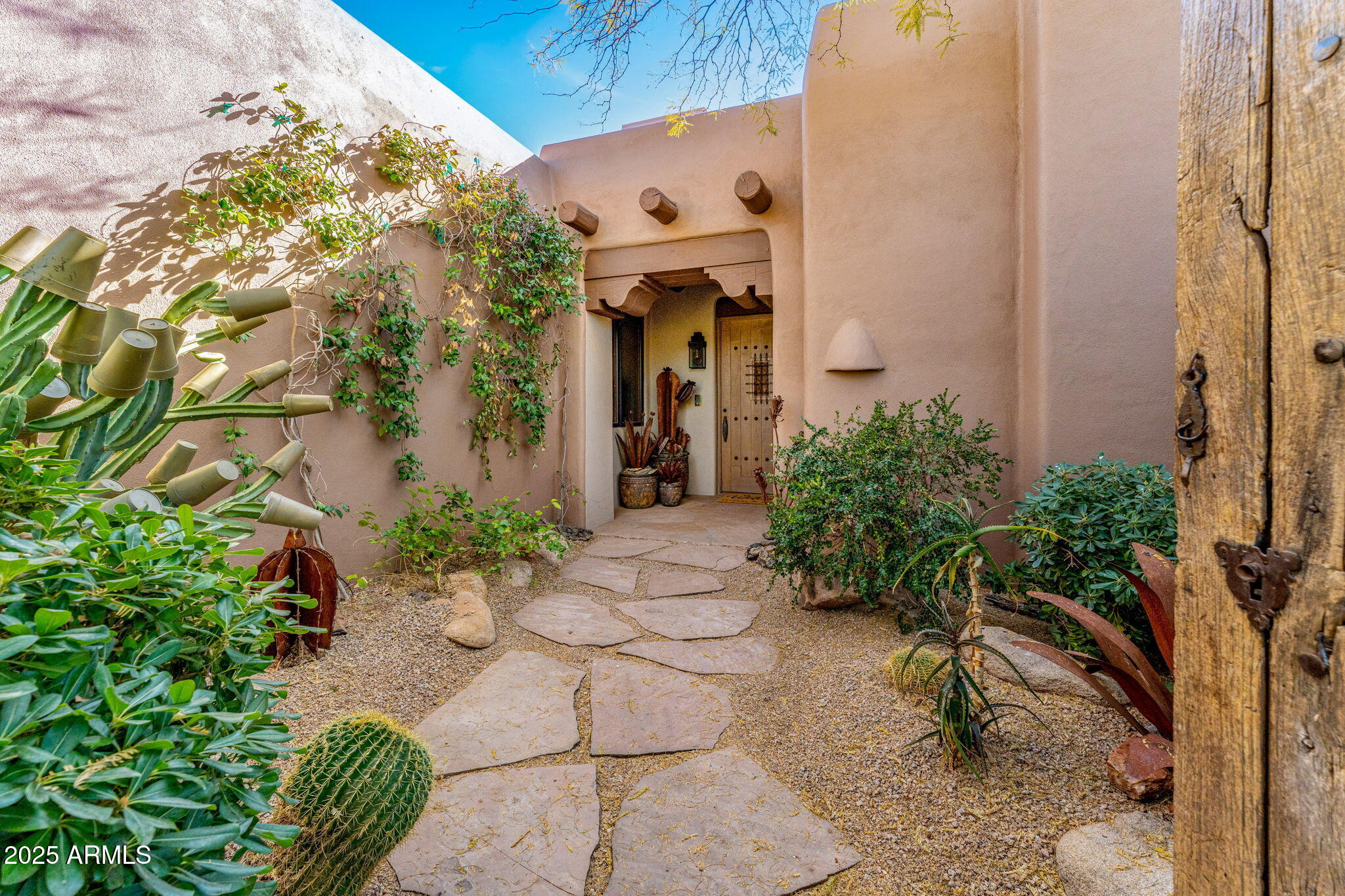1084 N BOULDER Drive
