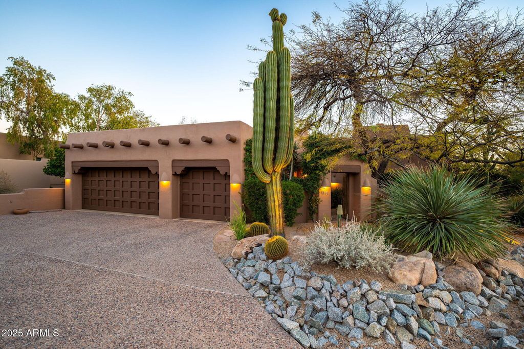 Photo of 1084 N Boulder Drive, Carefree, AZ 85377 (MLS # 6920113)