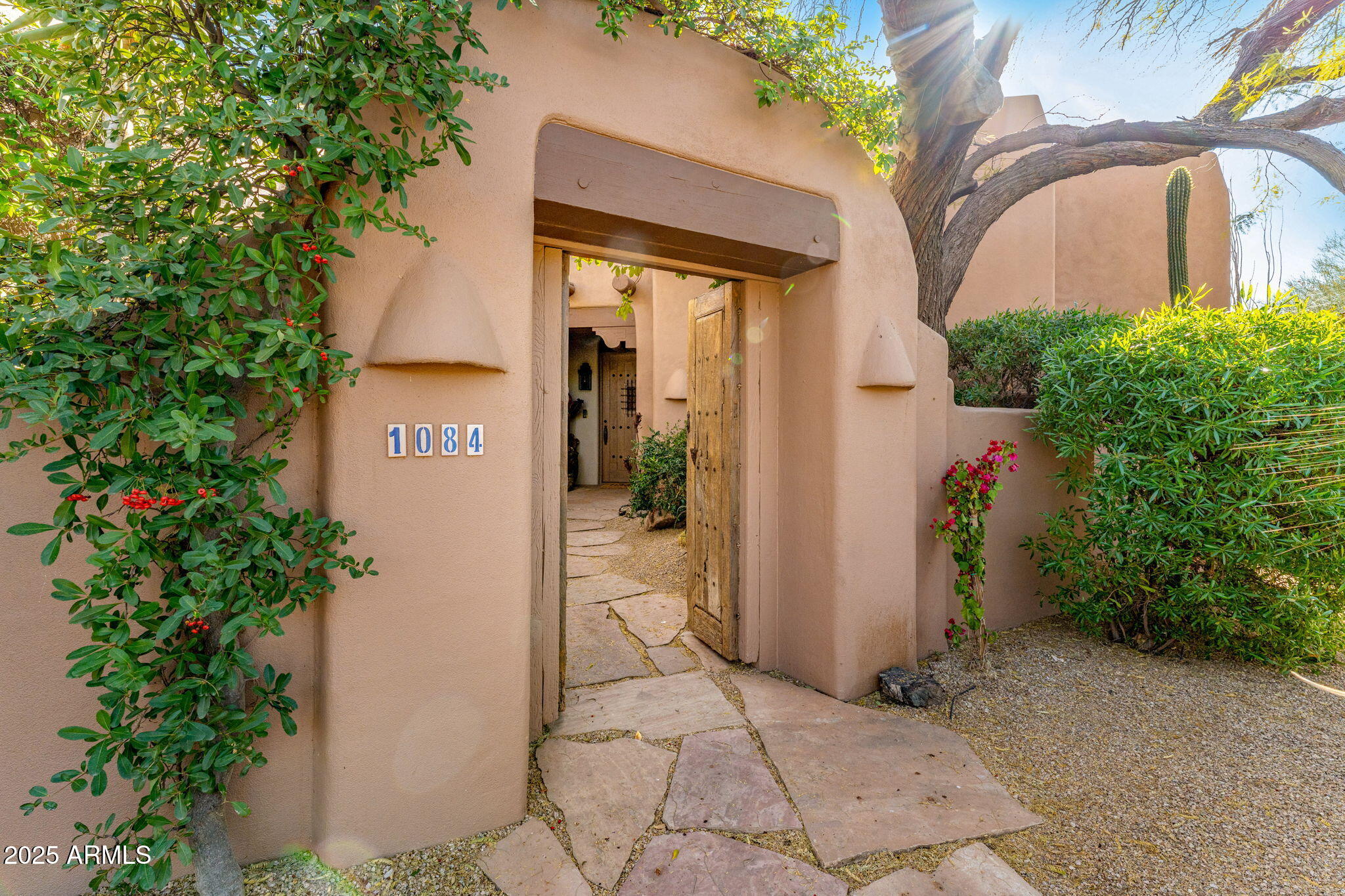 1084 N BOULDER Drive