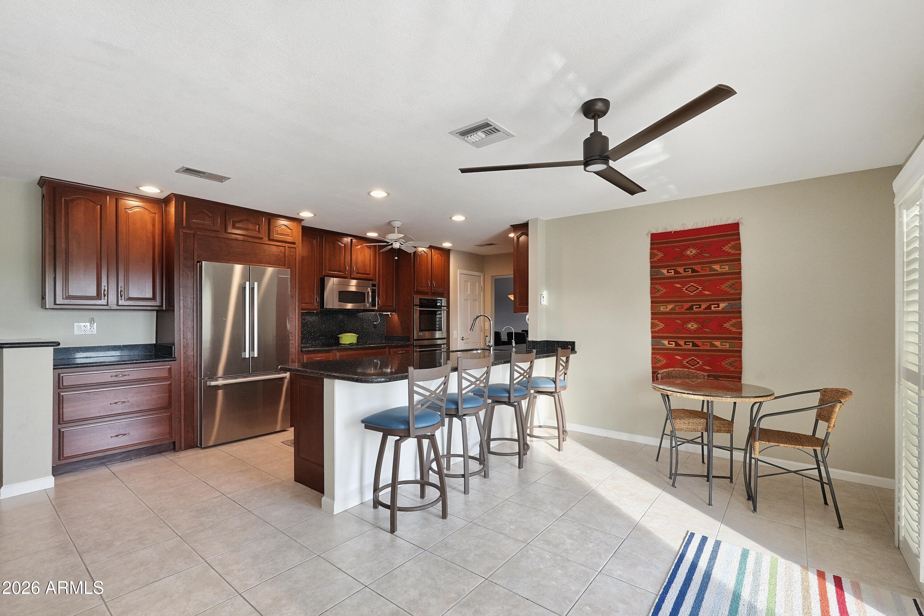 9519 W COUNTRY CLUB Drive