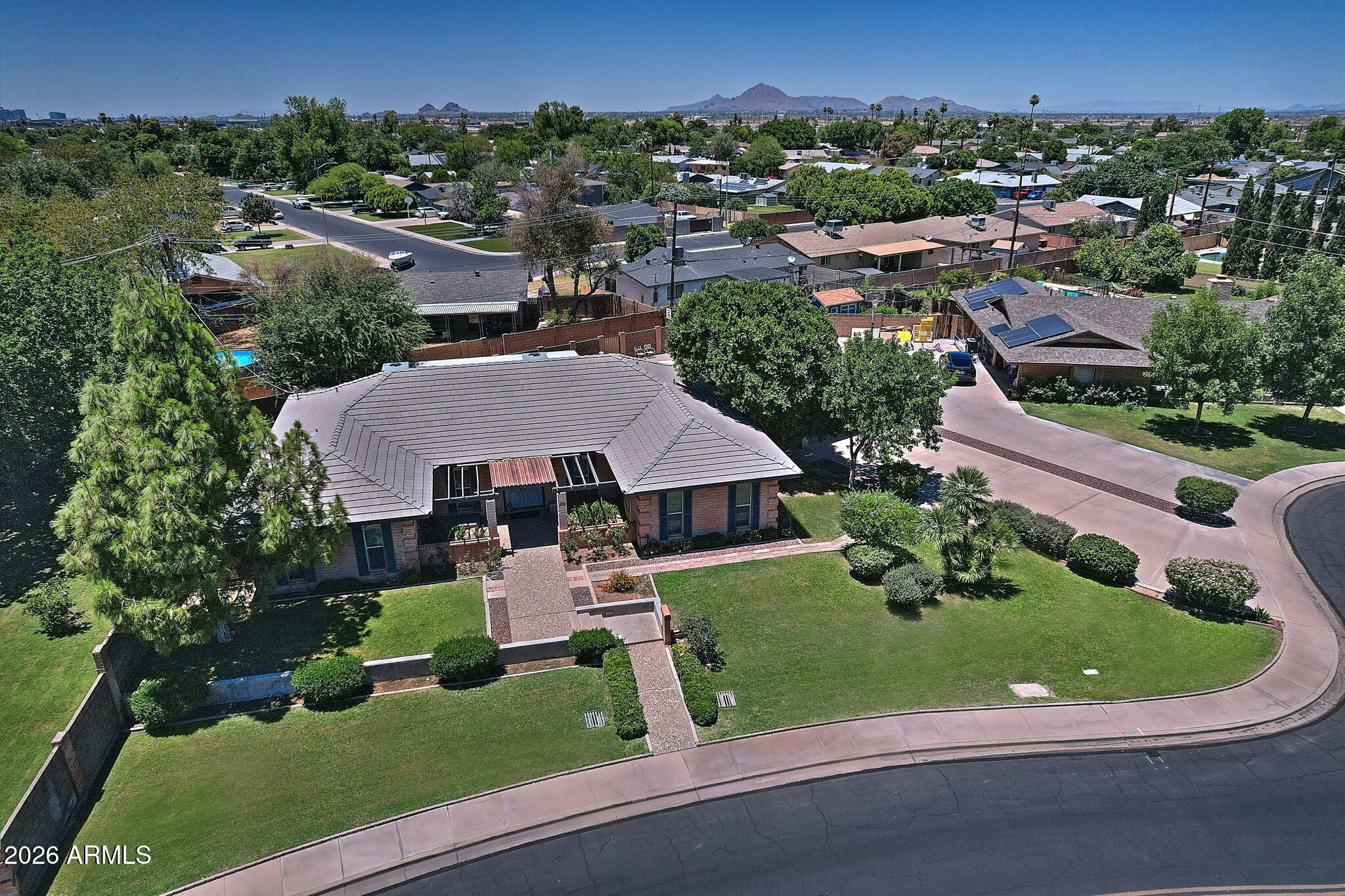 858 N HERITAGE --