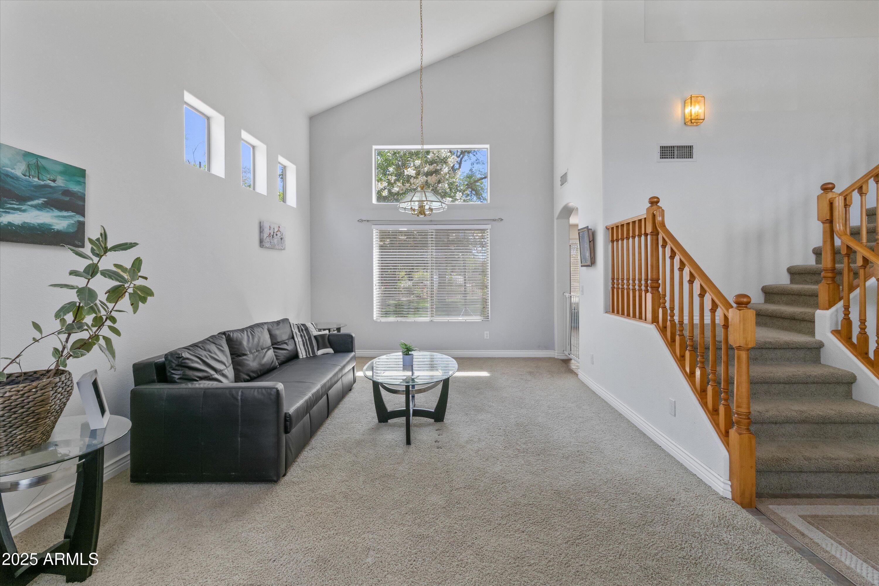 285 W GOLDFINCH Way